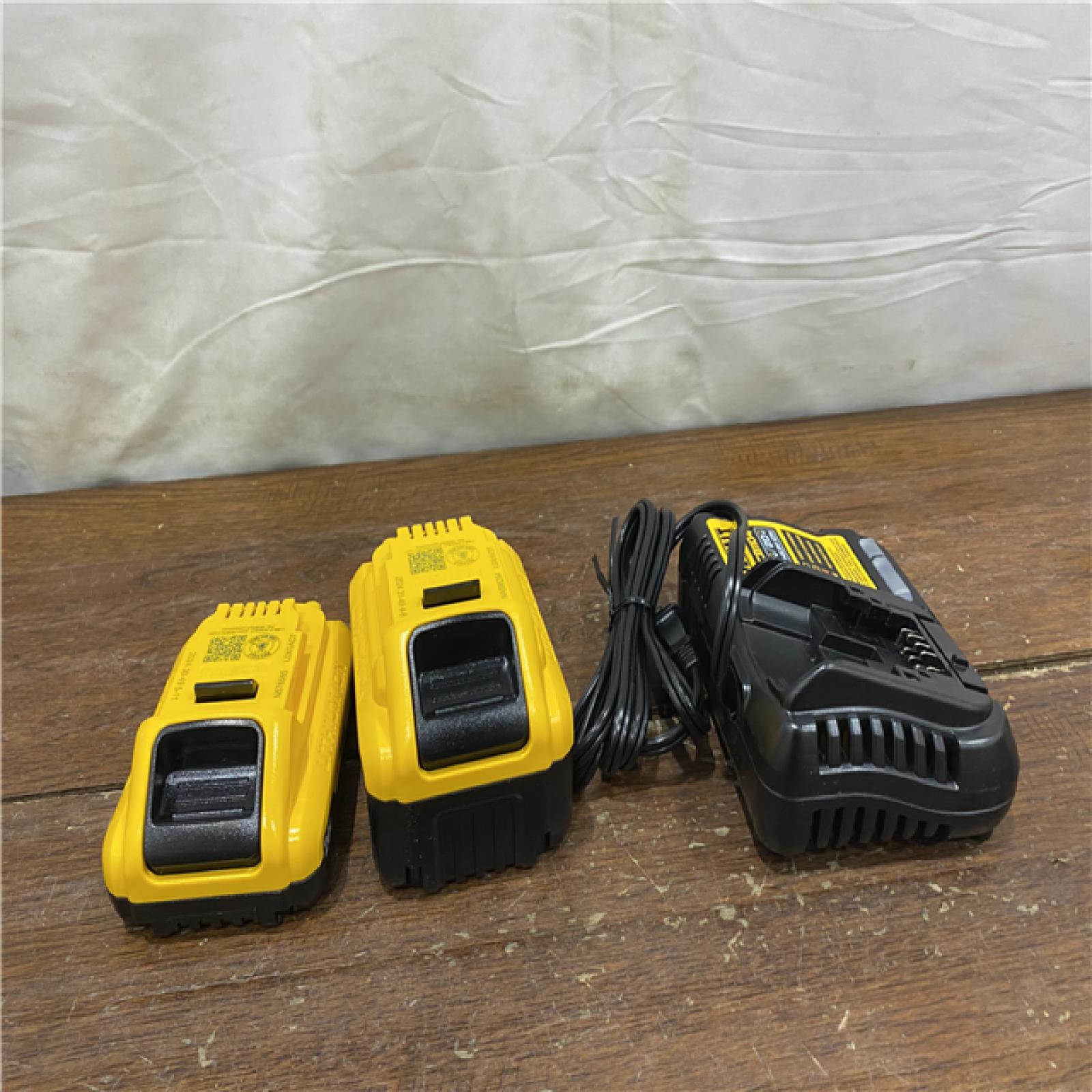 AS-IS DEWALT 20V MAX Lithium-Ion 6.0Ah and 4.0Ah Battery and Charger Starter Kit