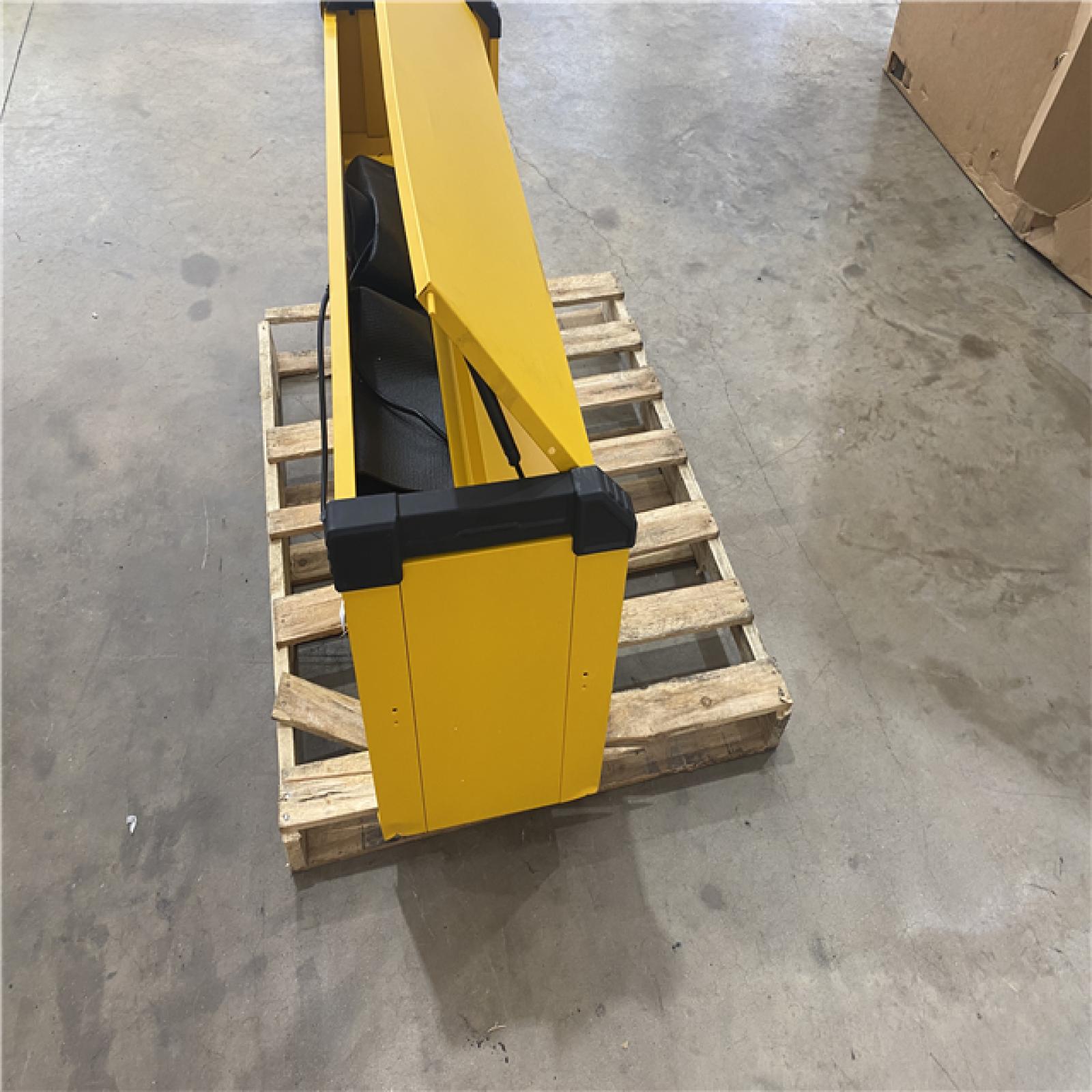 Houston Location - AS-IS Tool Pallet DEWALT SIX DRAWER TOOL BOX