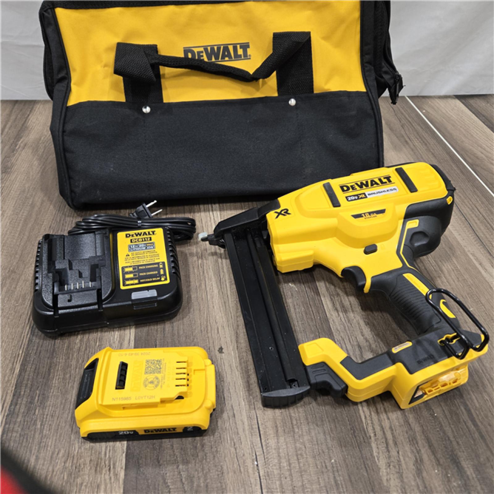 GOOD DeWALT DCN681D1 20-Volt MAX 18ga Cordless Brushless Narrow Crown Stapler Kit