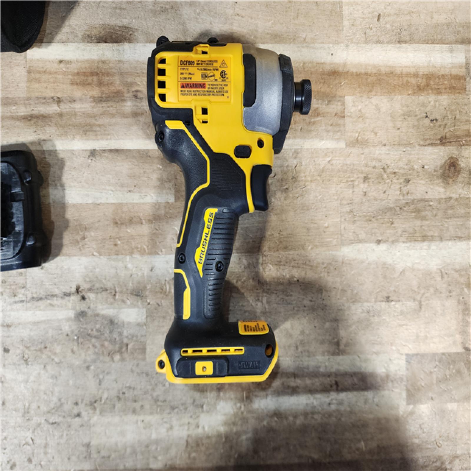 HOUSTON LOCATION - AS - IS DEWALT Atomic 20V Max Lithium-Ion Brushless Cordless Compact 1/4 in. Impact Driver Kit