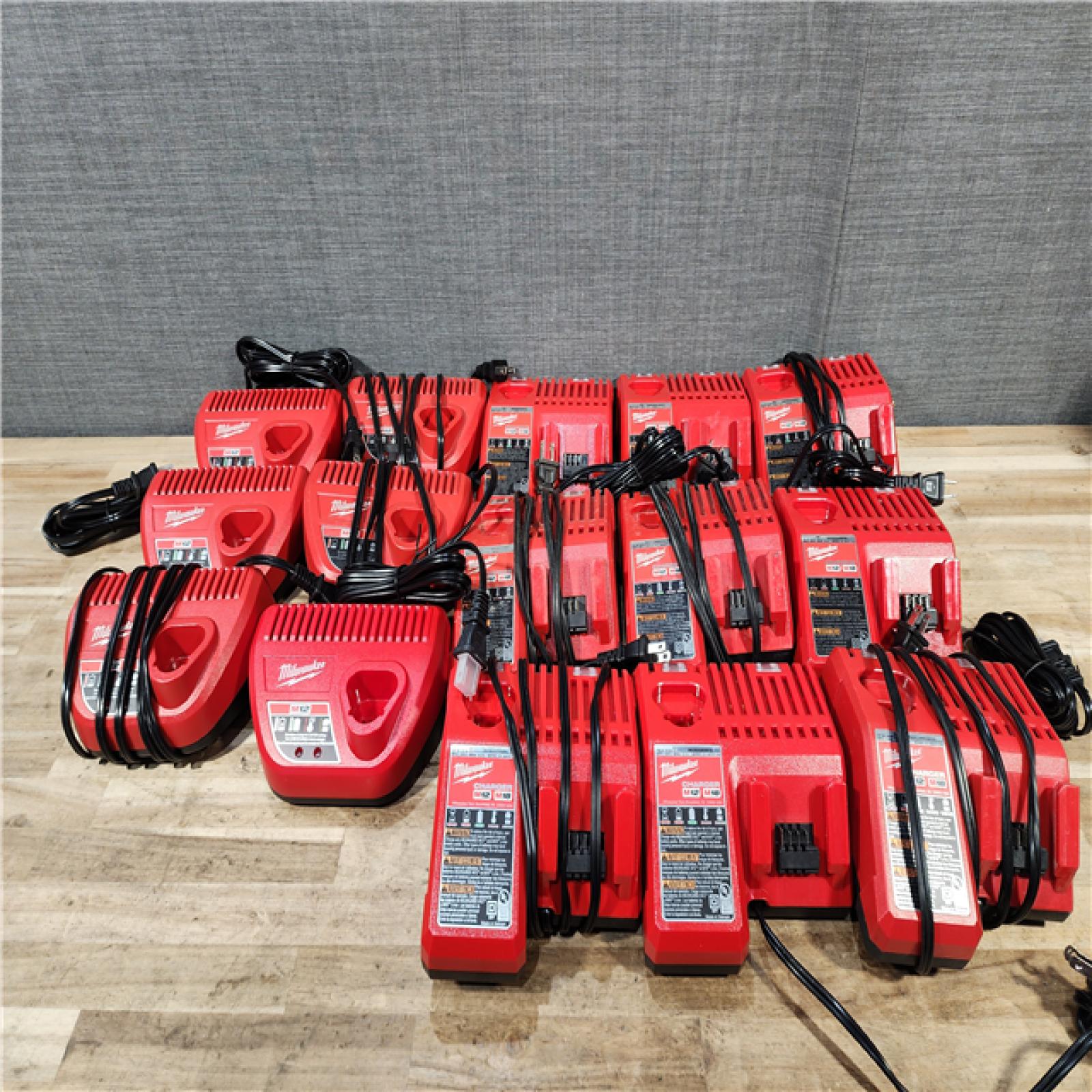 HOUSTON LOCATION - AS-IS MILWAUKEE BATTERY CHARGER PACK QTY - 15