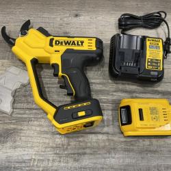 AS-IS DEWALT 20V MAX Cordless Battery Powered Pruner Kit