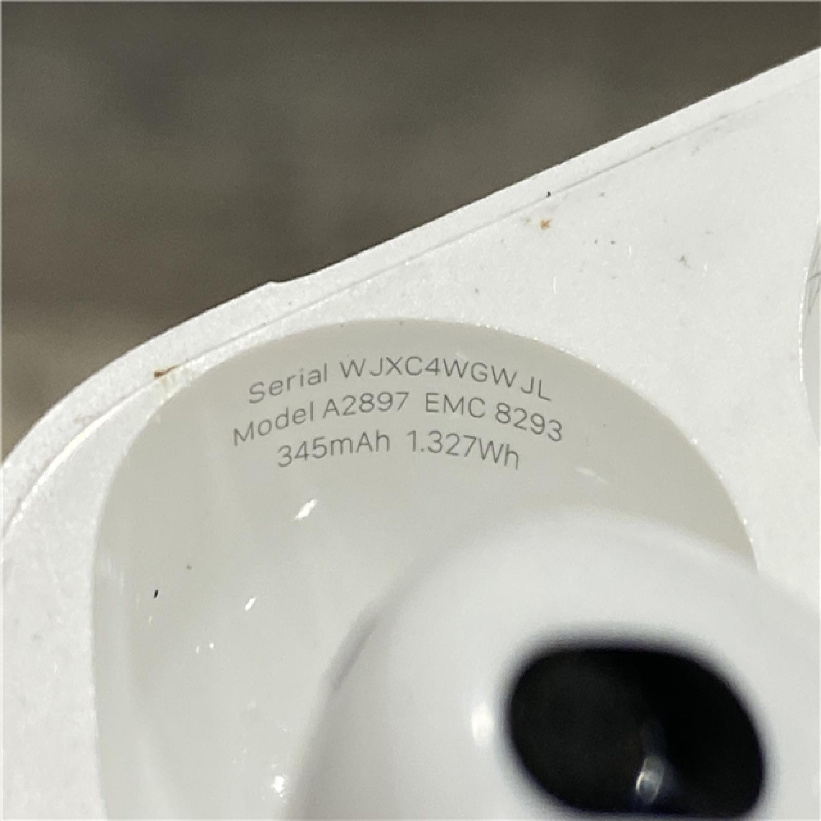 AS-IS Apple - AirPods (3rd generation) with Lightning Charging Case - White