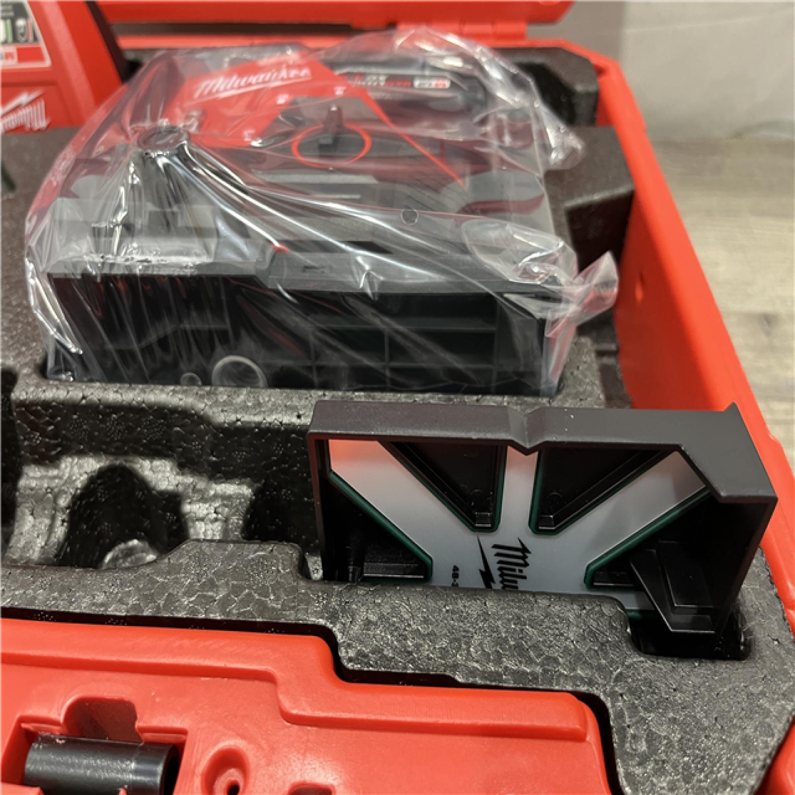 LIKE NEW - Milwaukee 12-Volt Lithium-Ion Cordless Green 250 ft. 3-Plane Laser Level Kit