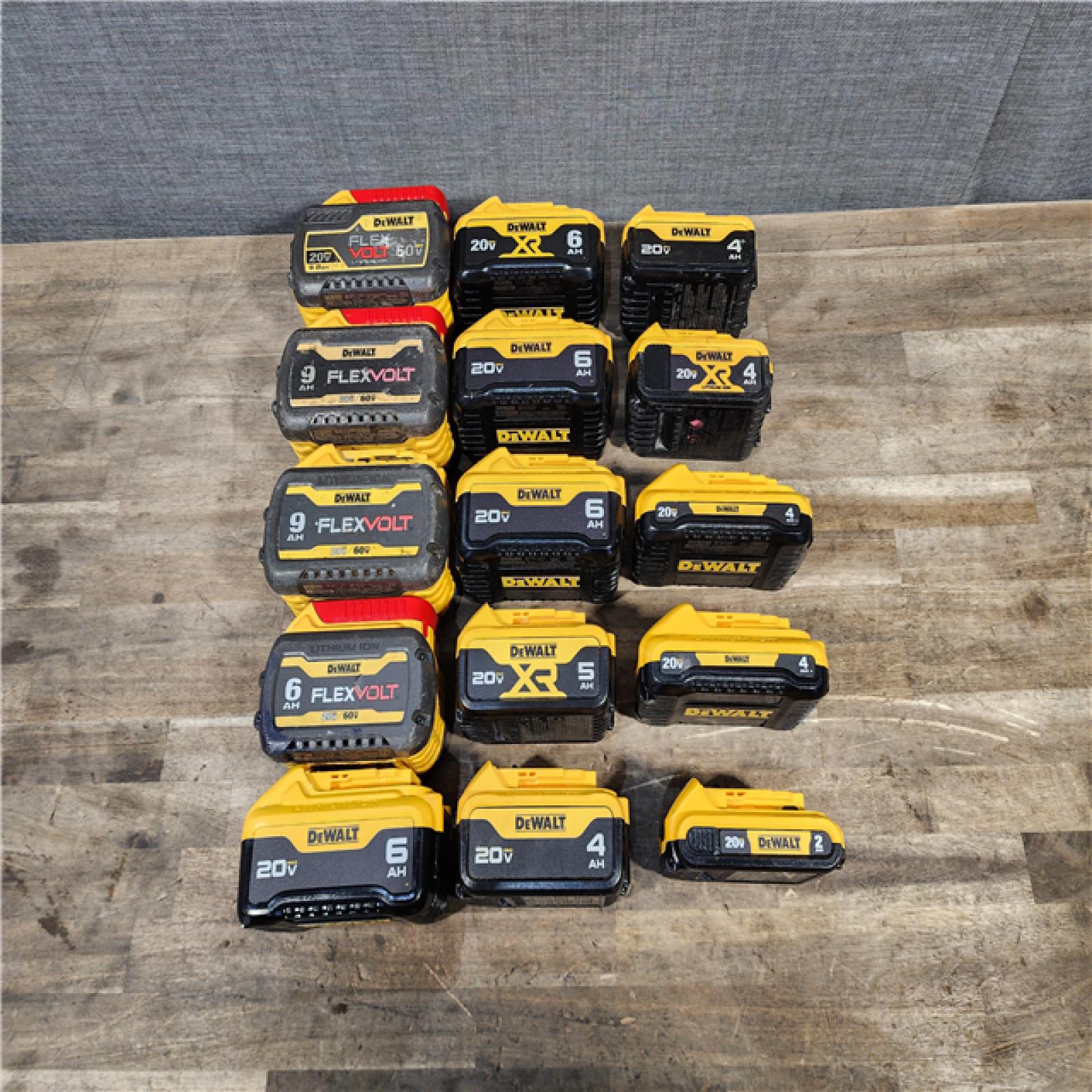 HOUSTON LOCATION - AS-IS DEWALT BATTERY PACK QTY - 15