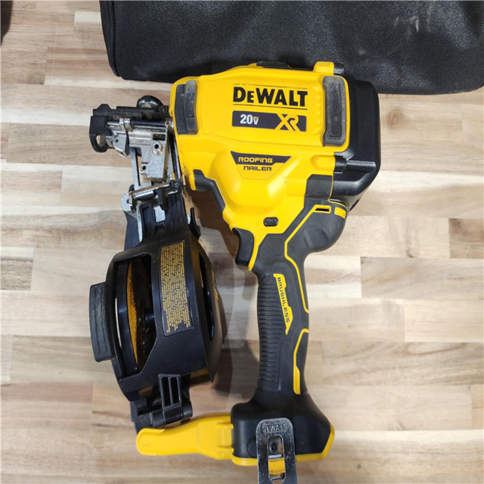 HOUSTON LOCATION - AS-IS DEWALT 2007898 Roofing Nailer Cordless