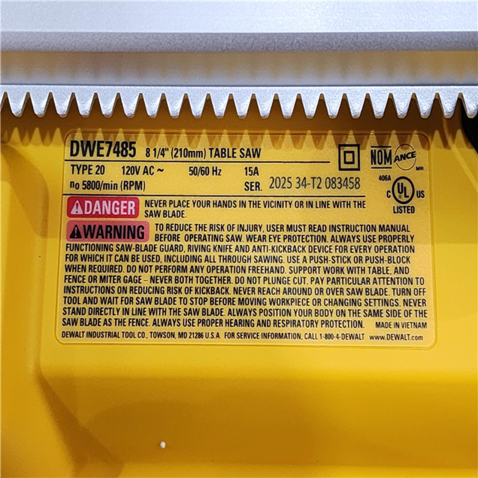 HOUSTON LOCATION - AS-IS DeWalt 15 Amps Corded 8-1/4 in. Compact Table Saw