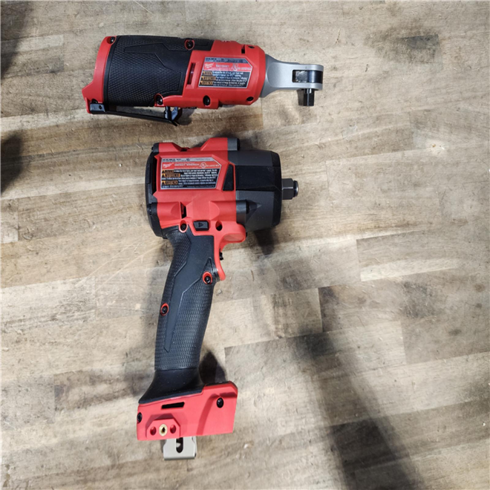 HOUSTON LOCATION - AS-IS MILWAUKEE 2 TOOL COMBO KIT W/ (2) BATTERY & CHARGER