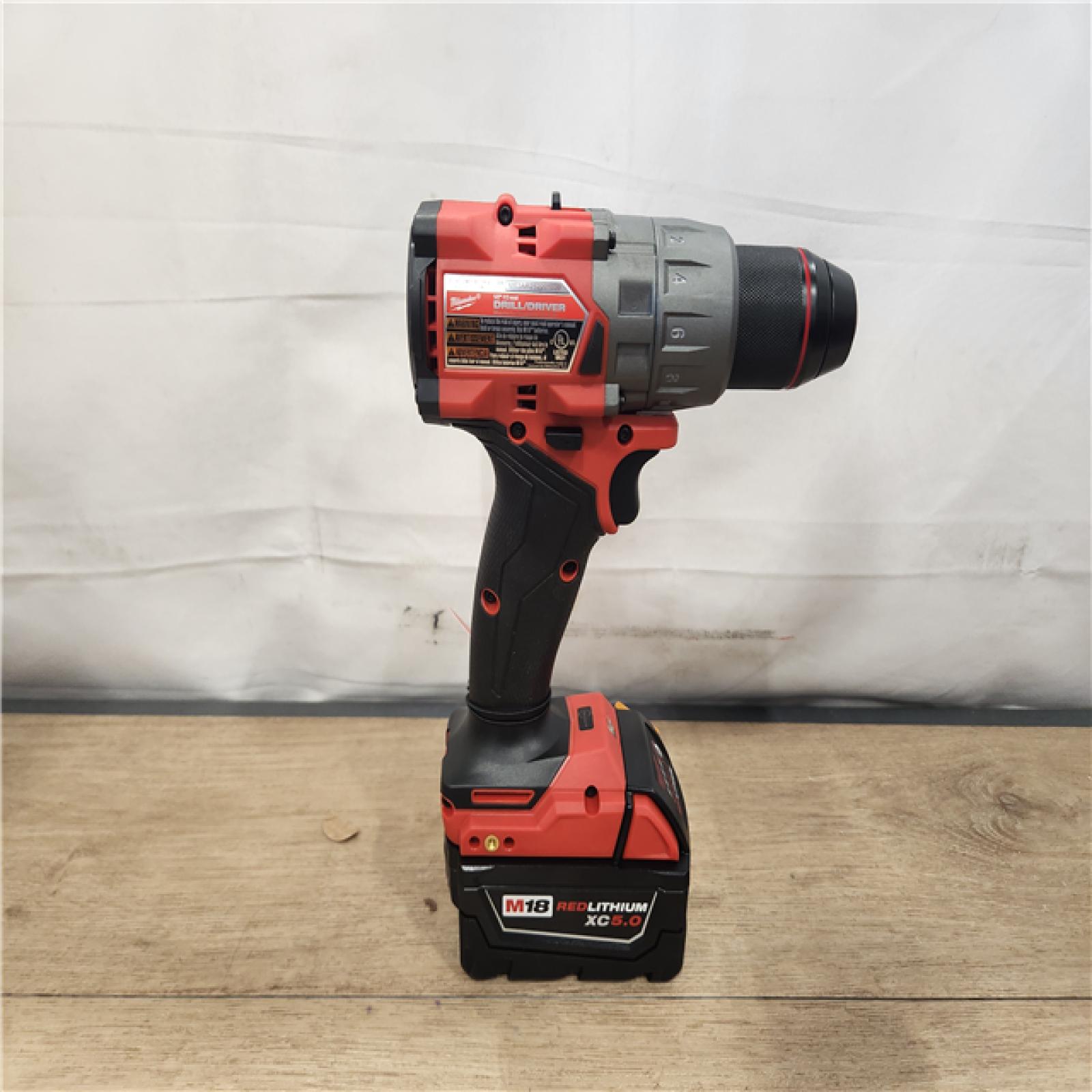 AS-IS- Milwaukee FUEL 18V Lithium-Ion Brushless Cordless 1/2 in. Drill/Driver Kit
