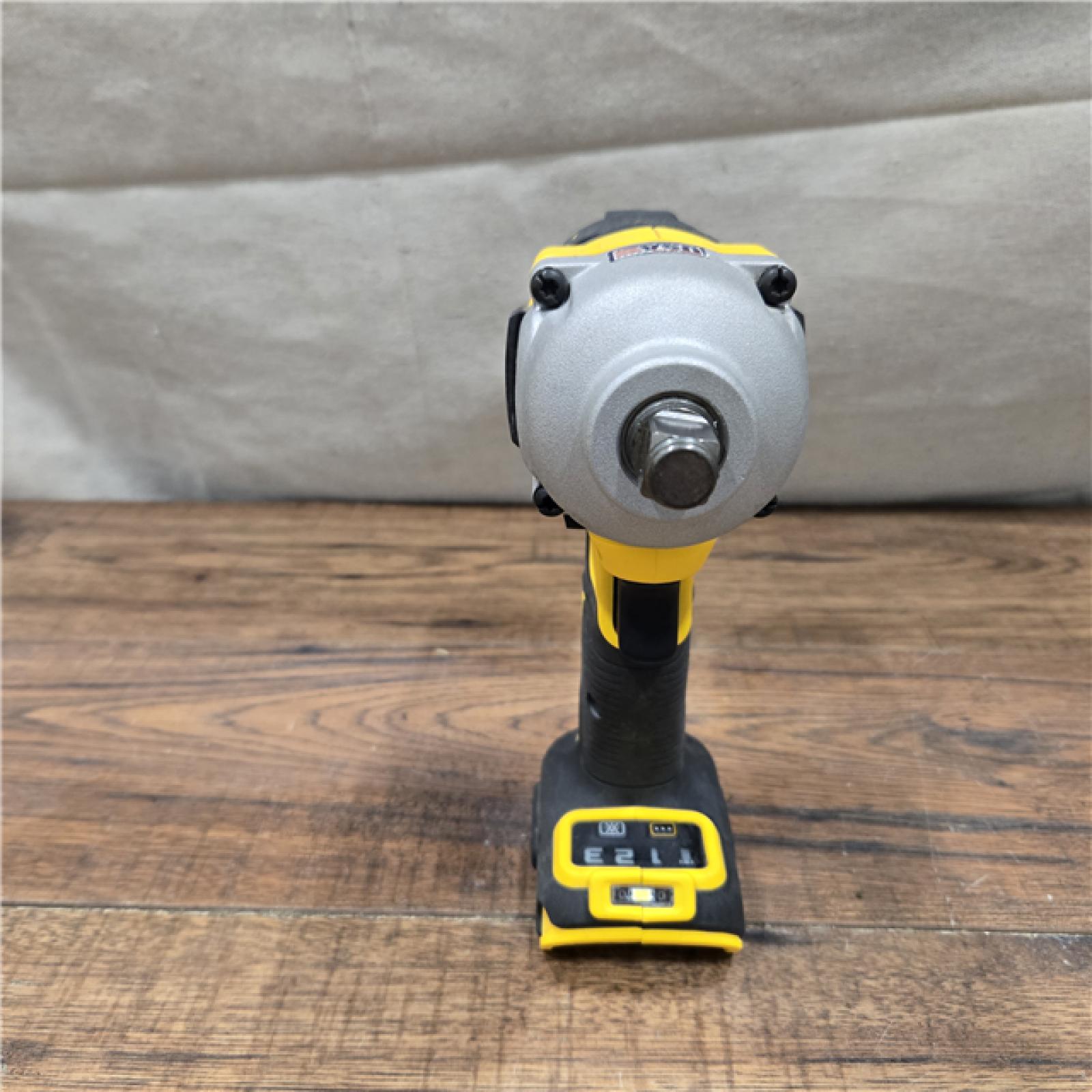 AS-IS Dewalt 20v Max 1/2  Mid-range Impact Wrench  Hog Ring  Tool Only