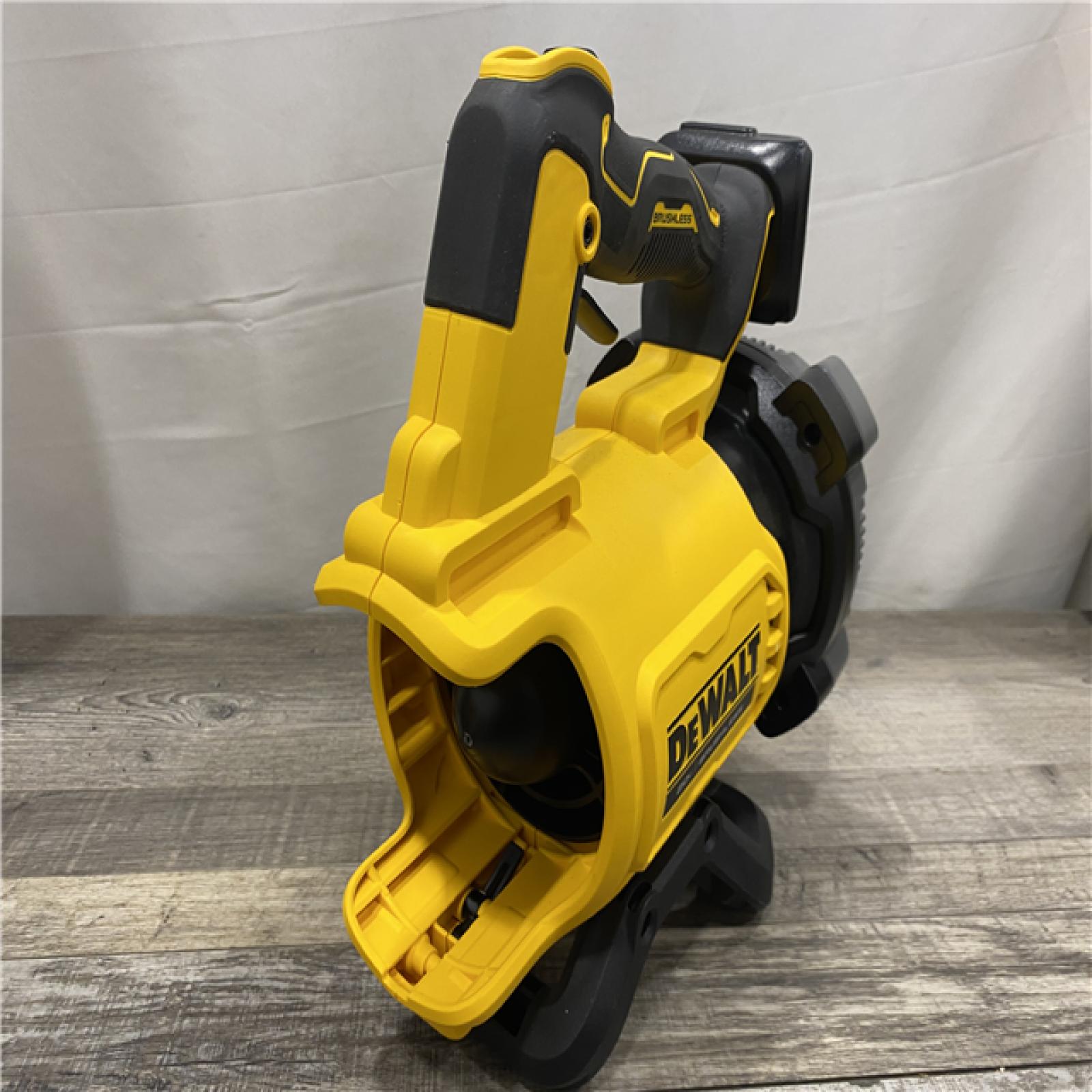 AS-IS DEWALT 20V MAX* XR Brushless Cordless Handheld Blower Kit