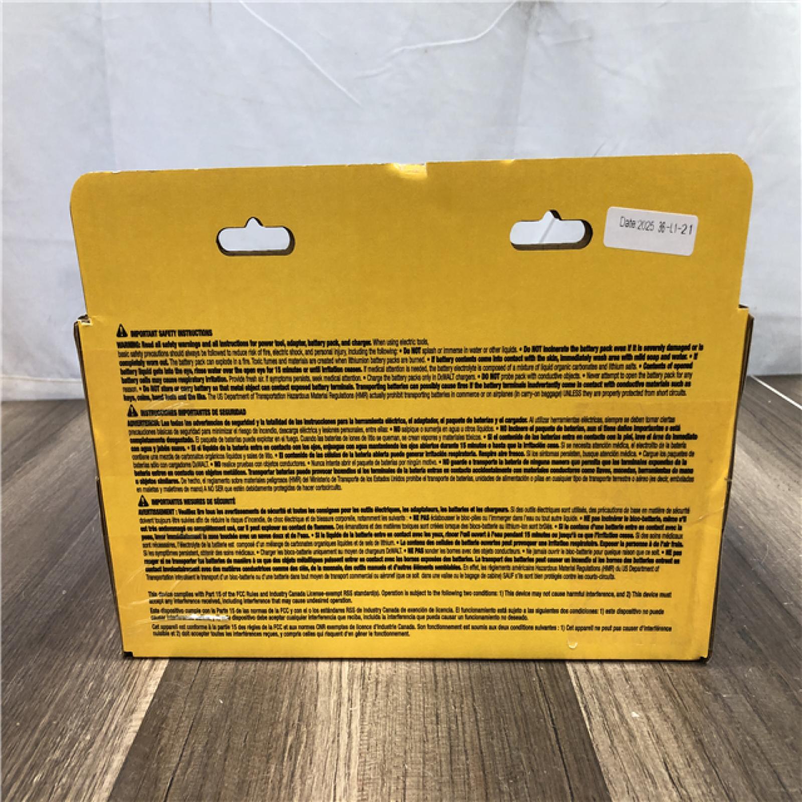 NEW- DEWALT 20V MAX Lithium-Ion Battery Kit