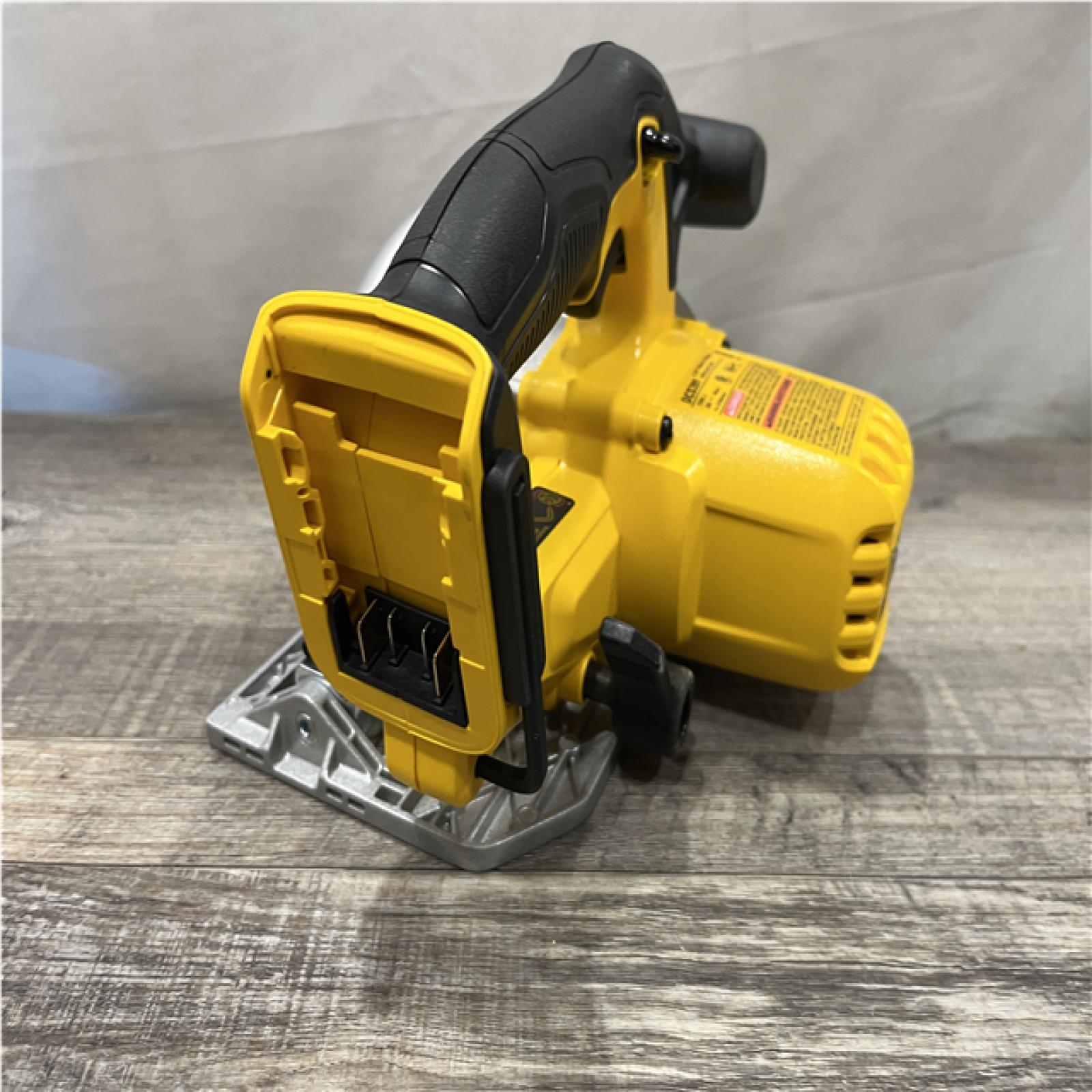 AS-IS DEWALT 20V MAX Cordless 6-1/2 in. Circular Saw Kit
