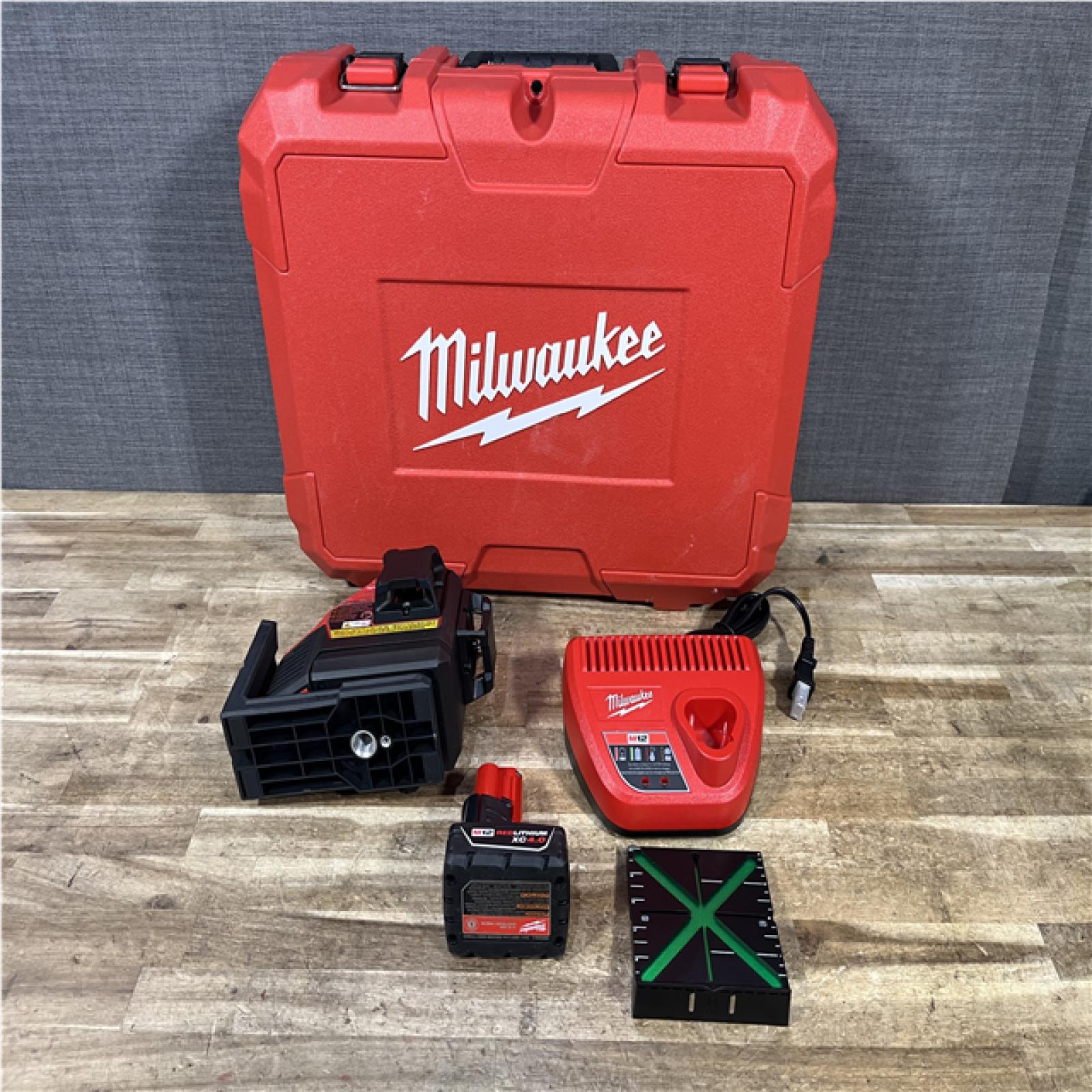 Houston Location AS-IS Milwaukee 12-Volt Lithium-Ion Cordless Green 250 ft. 3-Plane Laser Level Kit