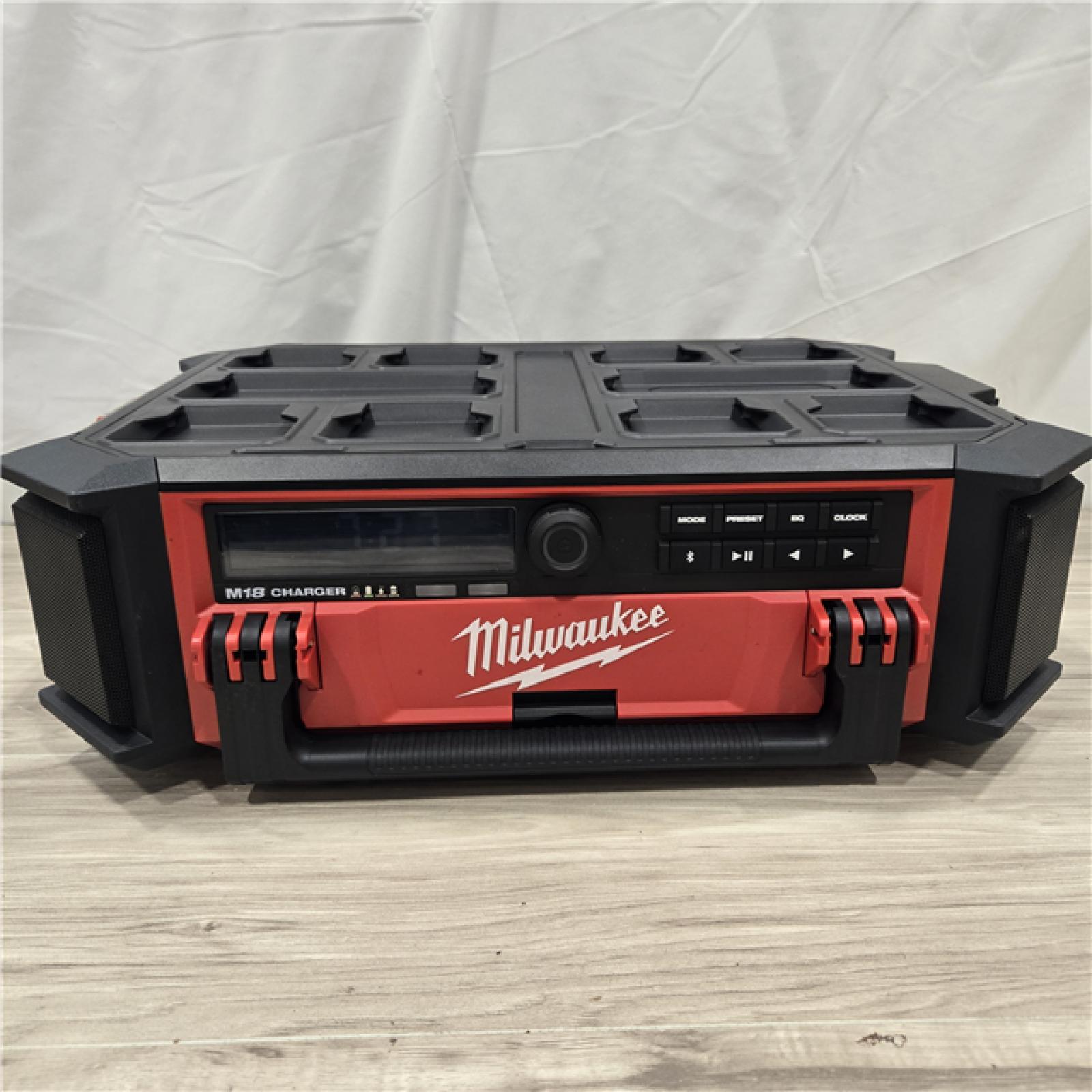 AS-IS Milwaukee 2950-20 18V M18 PACKOUT Cordless Radio + Charger (Tool Only)