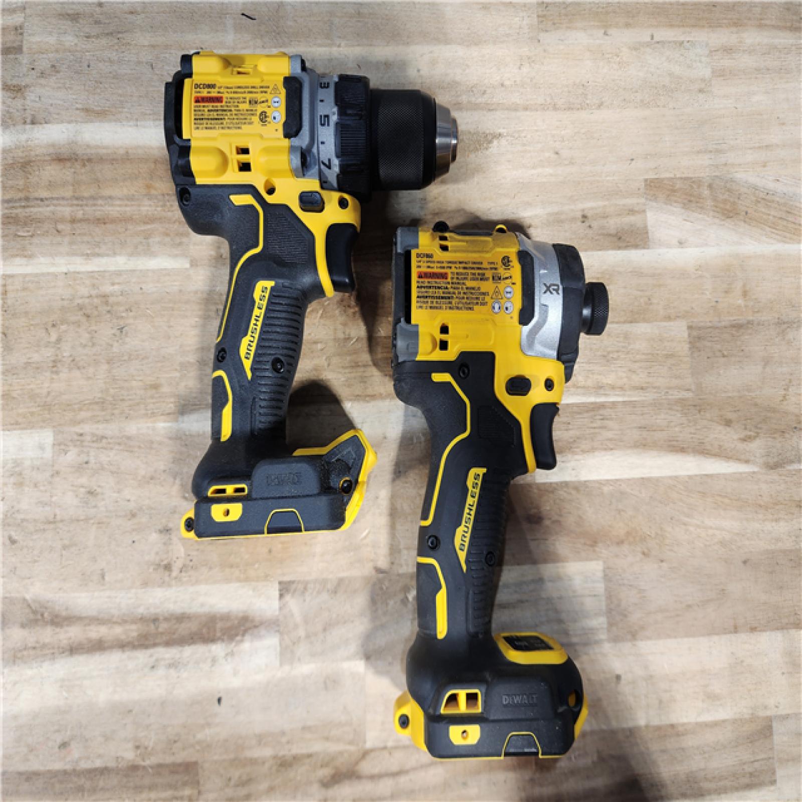 HOUSTON LOCATION - AS-IS DEWALT 2 TOOL COMBO KIT W/ (2) BATTERY & CHARGER