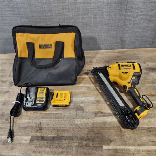 HOUSTON LOCATION - AS-IS DeWalt 15 GA ANGLED FINISH NAILER KIT W/ BATTERY & CHARGER