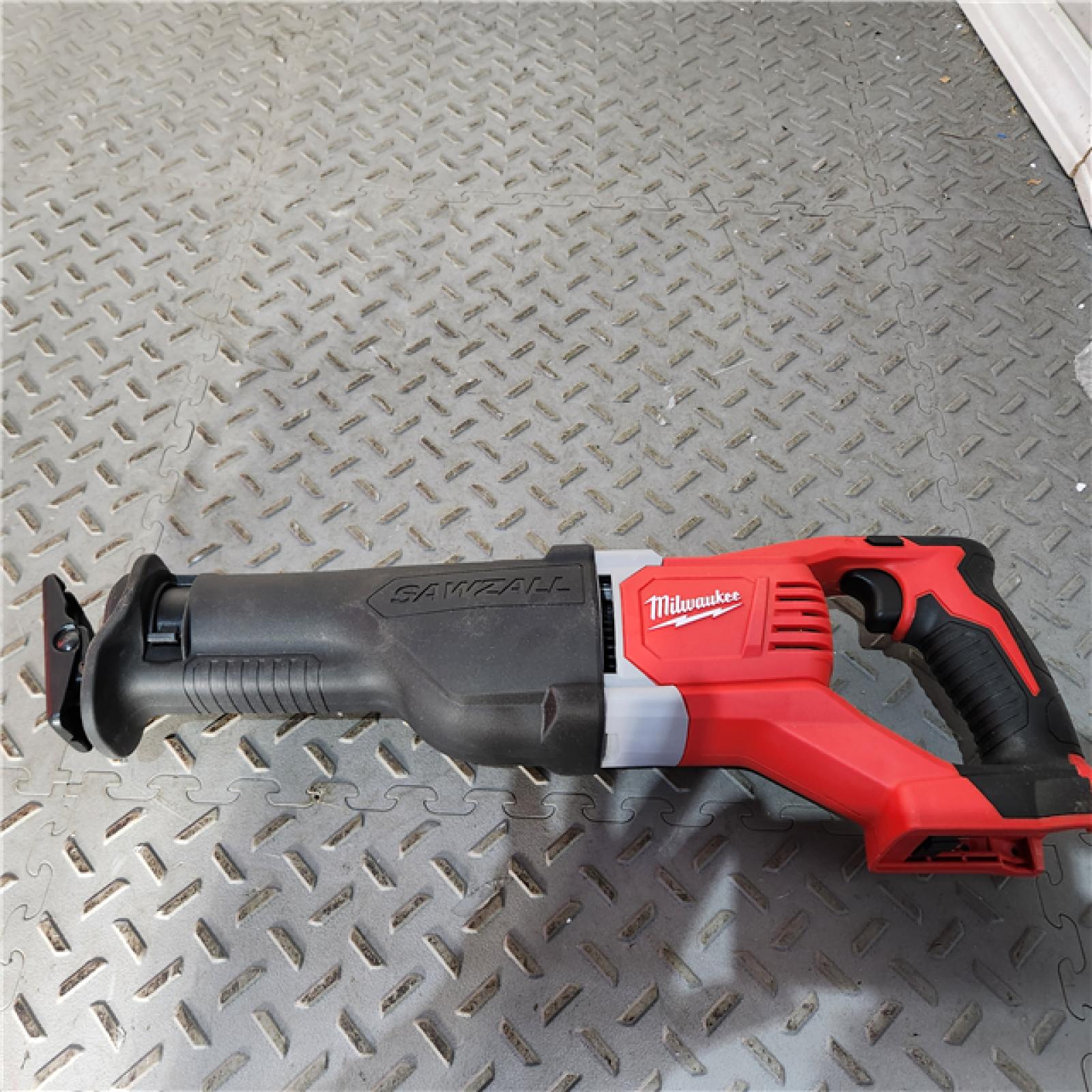 HOUSTON LocationASISMilwaukee 262120 M18 18V Lithium Ion Cordless
