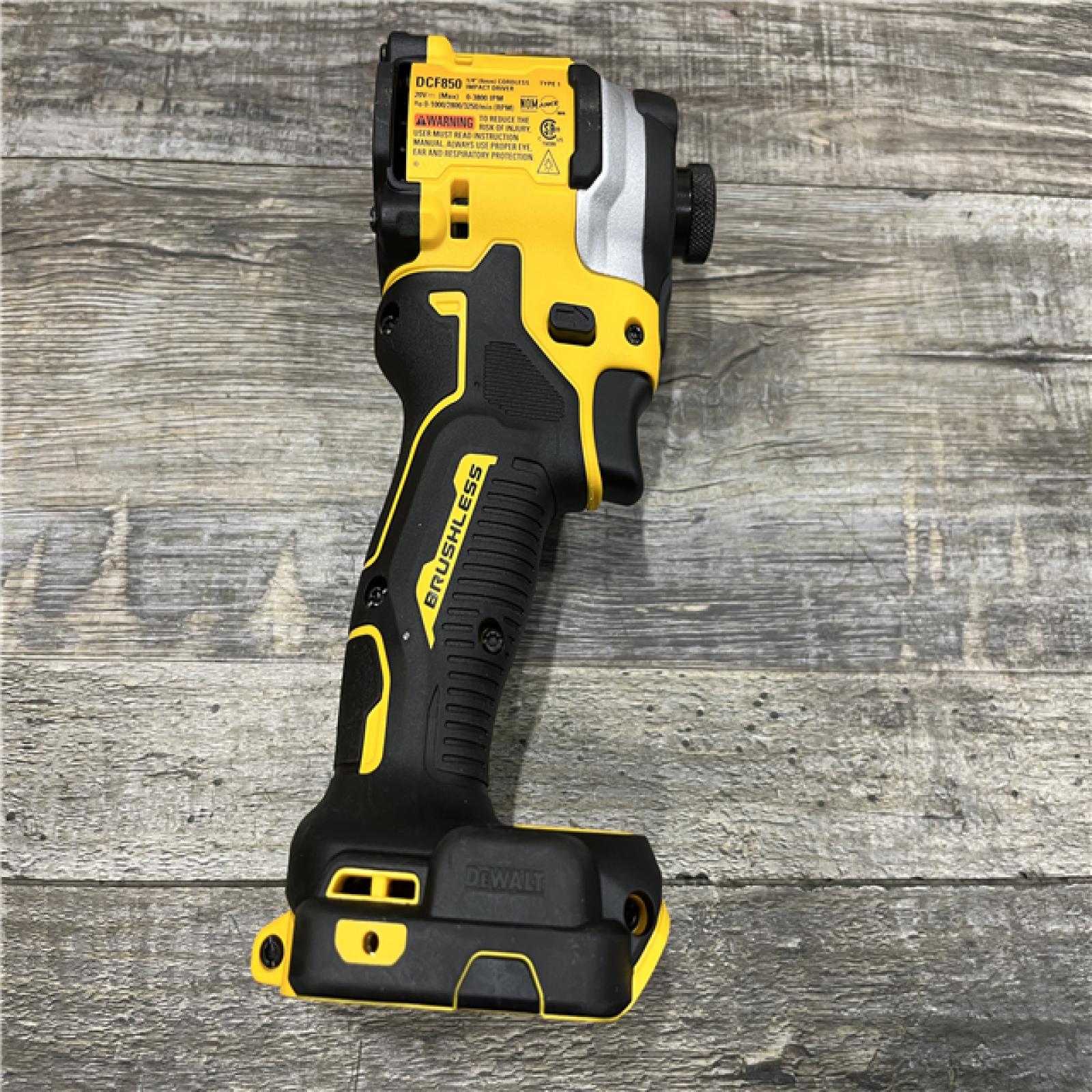 AS-IS DEWALT ATOMIC 20V MAX Lithium-Ion Cordless 1/4 in. Brushless Impact Driver Kit
