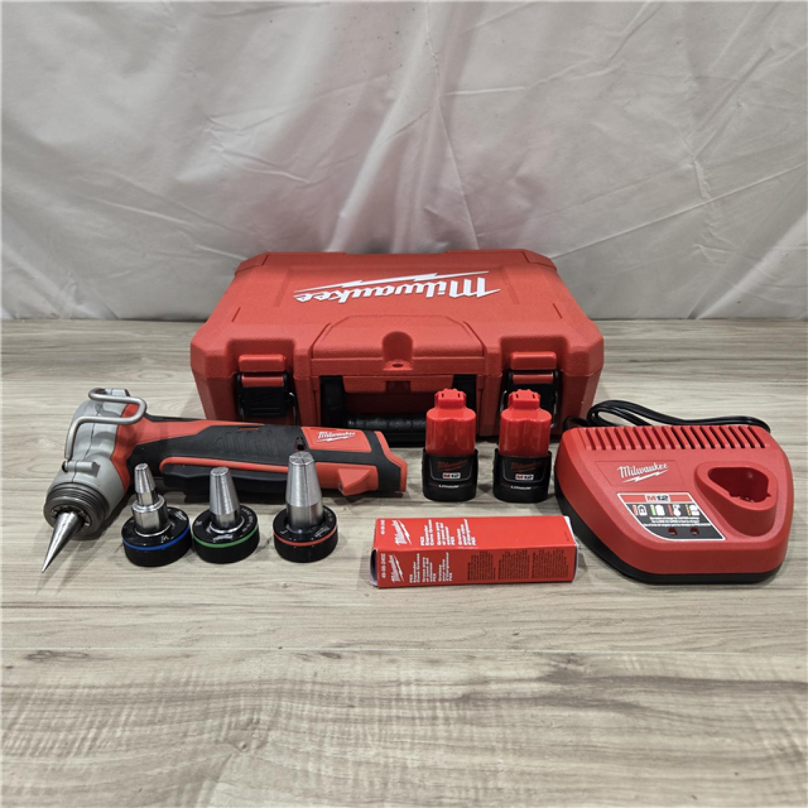 AS-IS Milwaukee M12 12V Cordless PEX Expansion Tool Kit