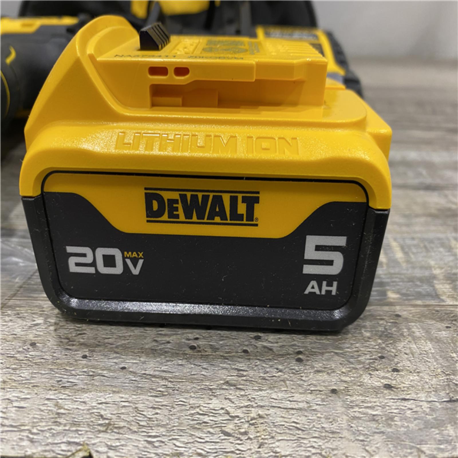 AS-IS DEWALT 20-Volt Maximum XR Lithium-Ion Cordless Brushless 1/4 in. 3-Speed Impact Driver Kit