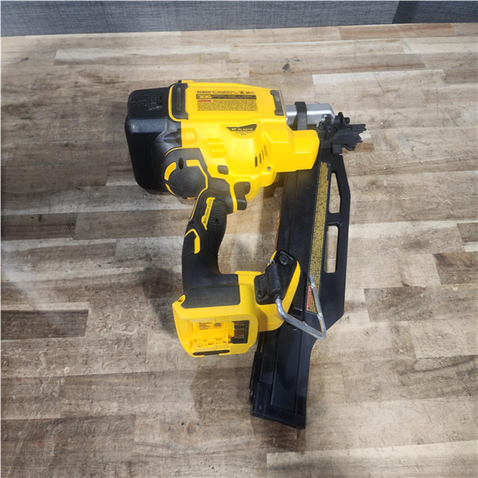 Houston Location AS-IS DEWALT 20-Volt 21° Cordless Framing Nailer (Tool-Only)