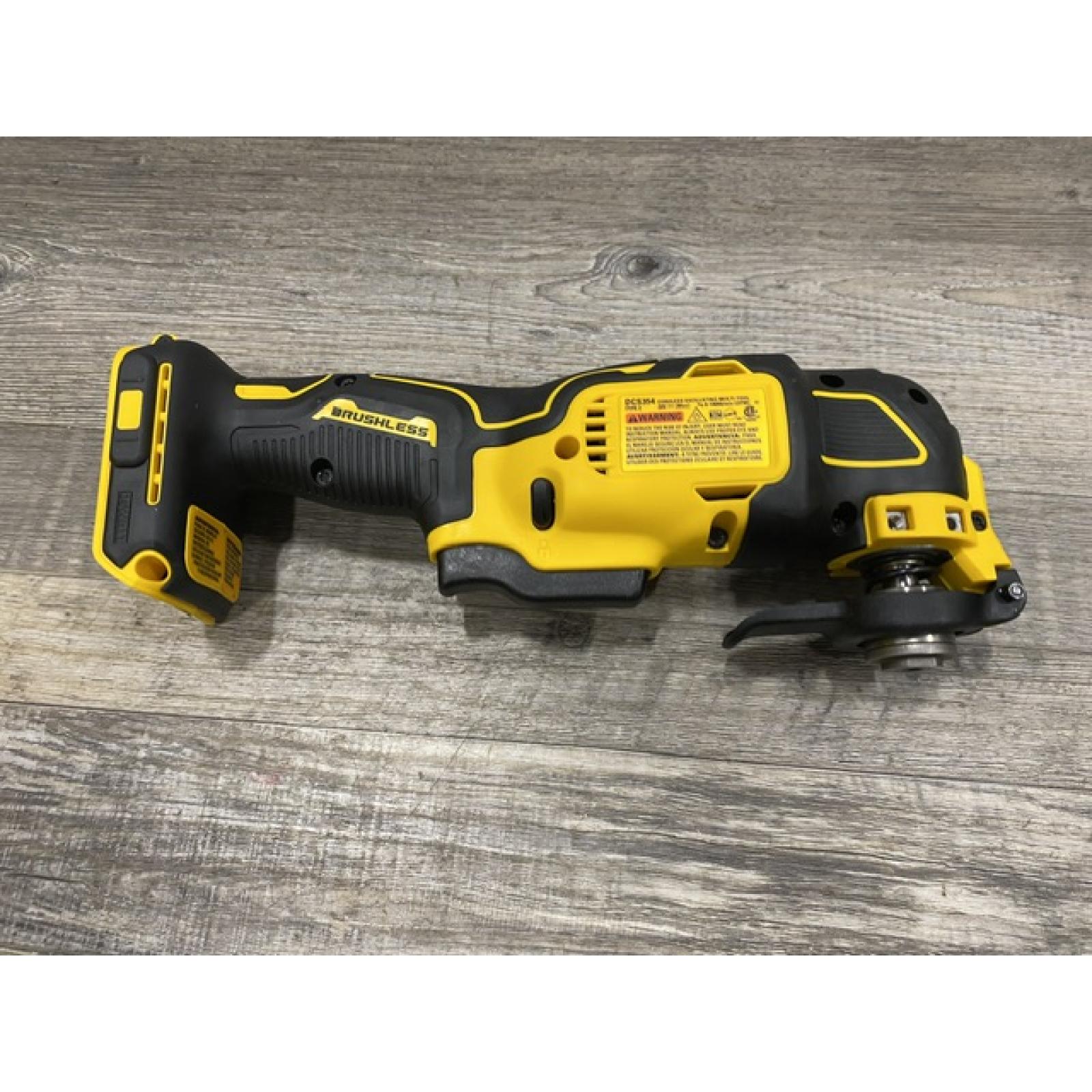 AS-IS DEWALT ATOMIC 20V MAX Cordless Brushless Oscillating Multi Tool Kit