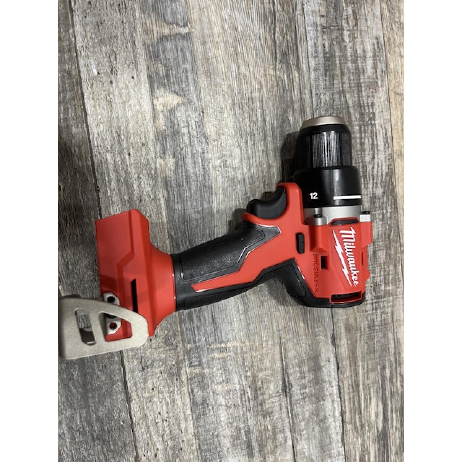 AS-IS Milwaukee 18V Lithium-Ion Brushless Cordless 1/2 in. Compact Drill/Driver Kit