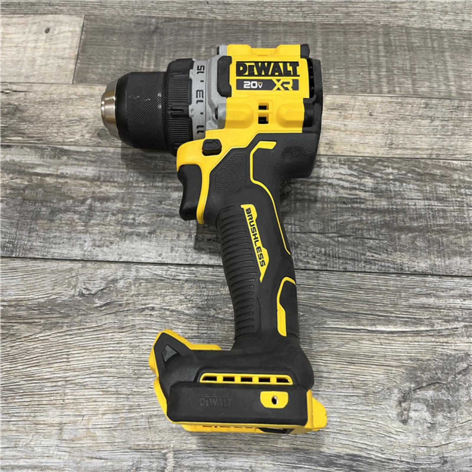 AS-IS DEWALT 20V XR Lithium-Ion Cordless Brushless 1/2 in. Drill/Driver Kit