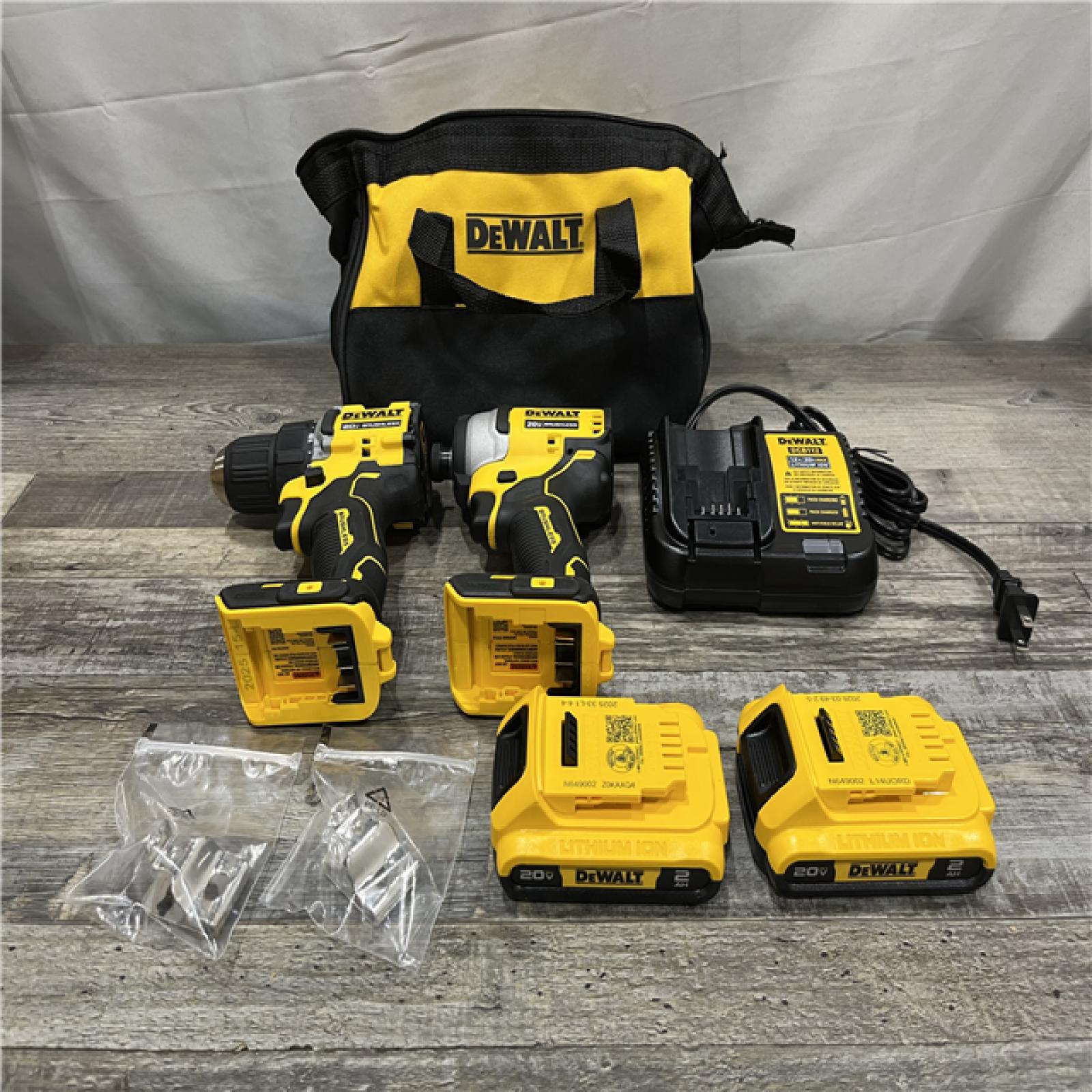 AS-IS DEWALT ATOMIC 20-Volt MAX Lithium-Ion Cordless Combo Kit