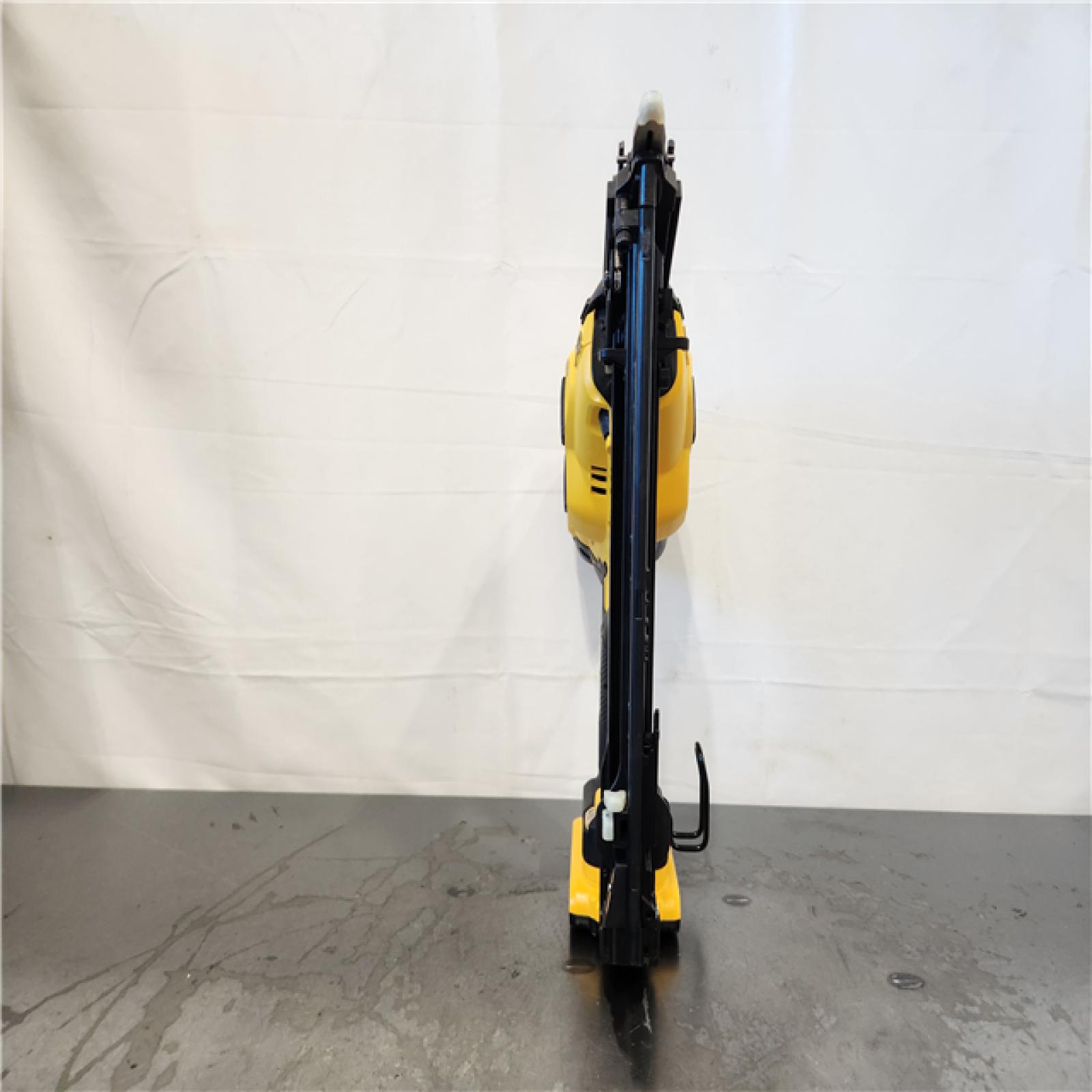 AS-IS- DEWALT 20V MAX XR 15 Ga. Cordless 34 Deg Nailer 20 V