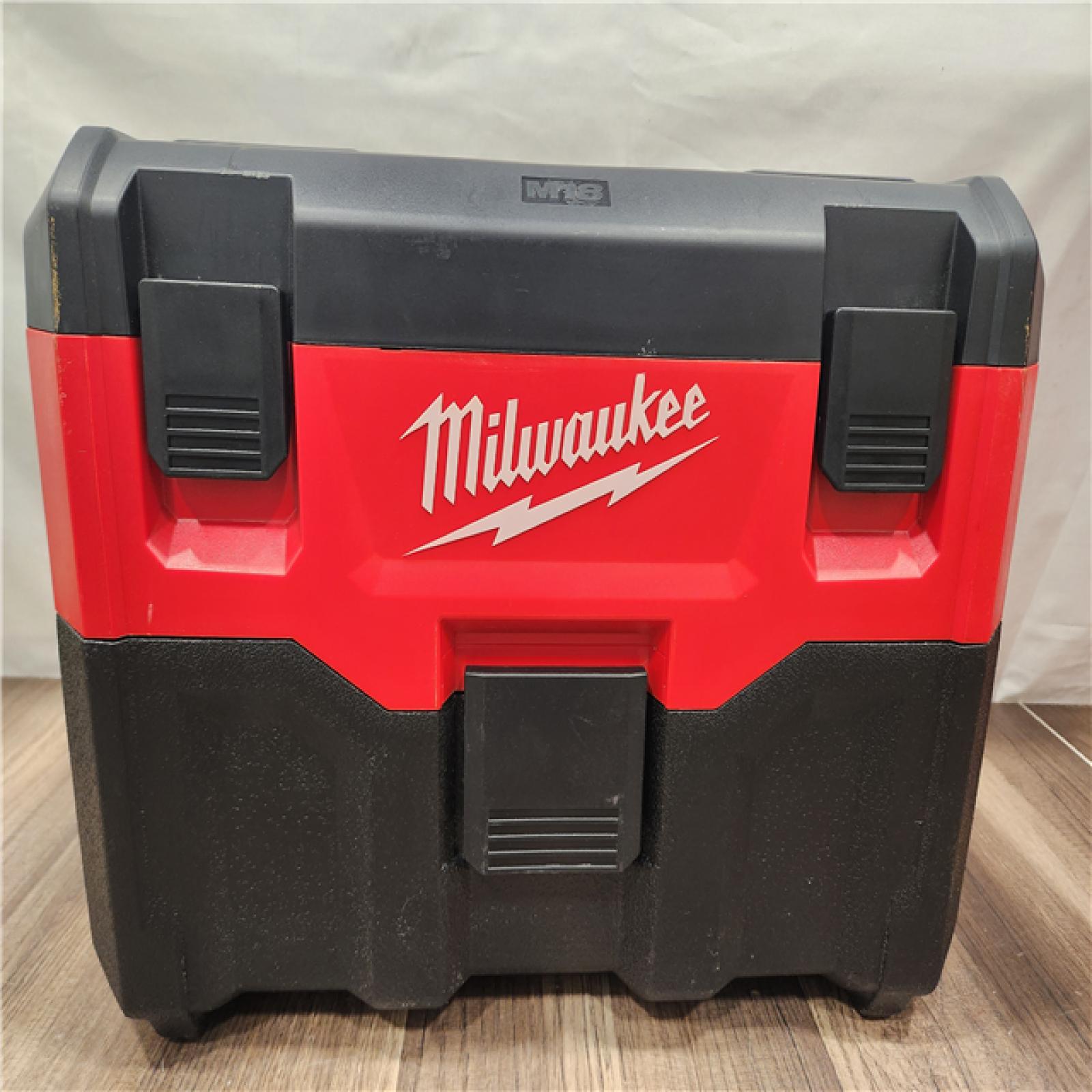 AS-IS- Milwaukee M18 Vacuum 2Gal Hose Access (Tool-Only)
