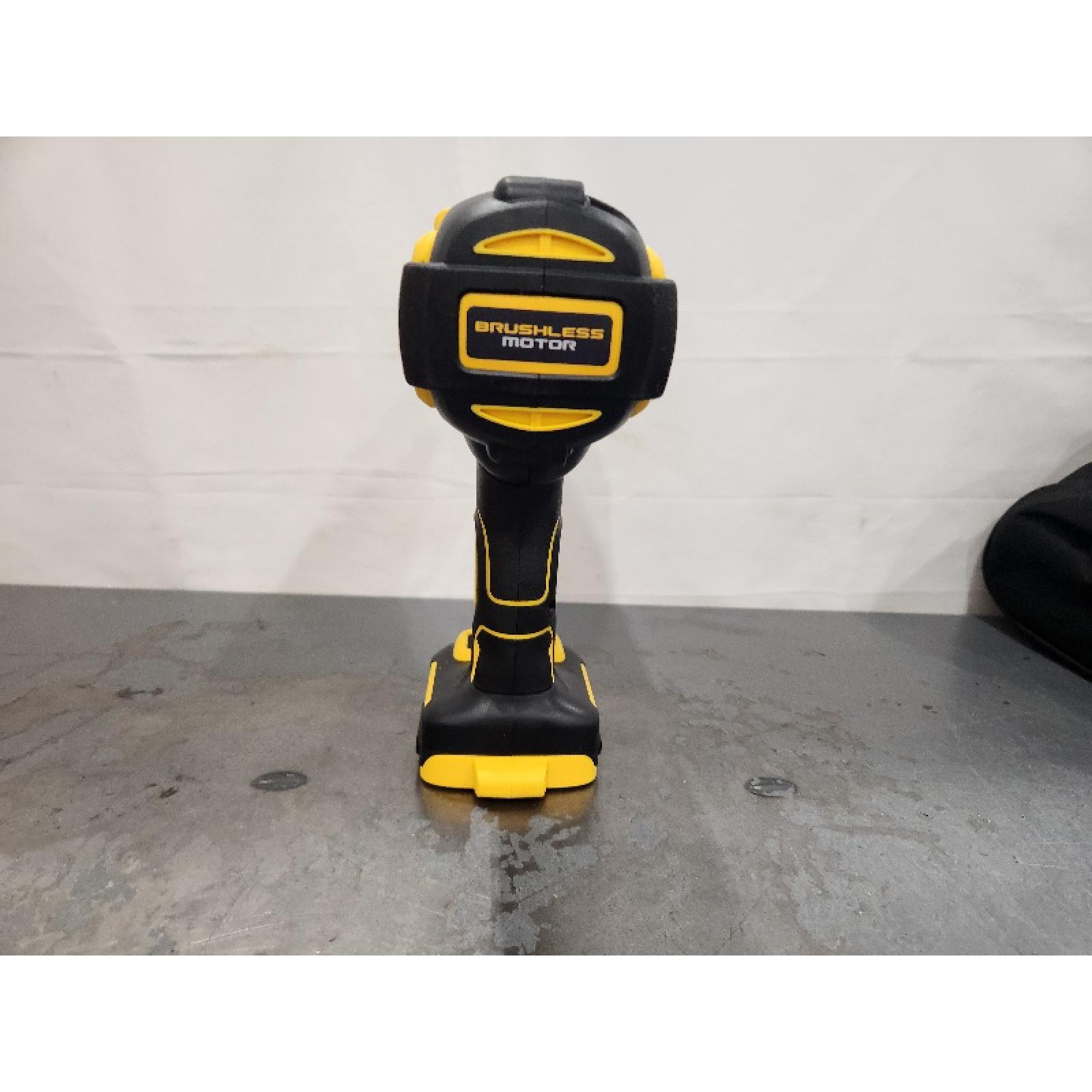 AS-IS- Dewalt 20V MAX Lithium-Ion Cordless 1/2 in. Impact Wrench Kit W/ BATTERY & CHARGER