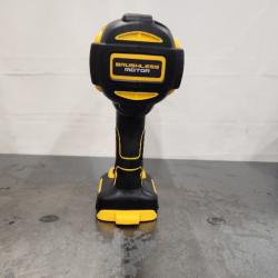 AS-IS- Dewalt 20V MAX Lithium-Ion Cordless 1/2 in. Impact Wrench Kit W/ BATTERY & CHARGER