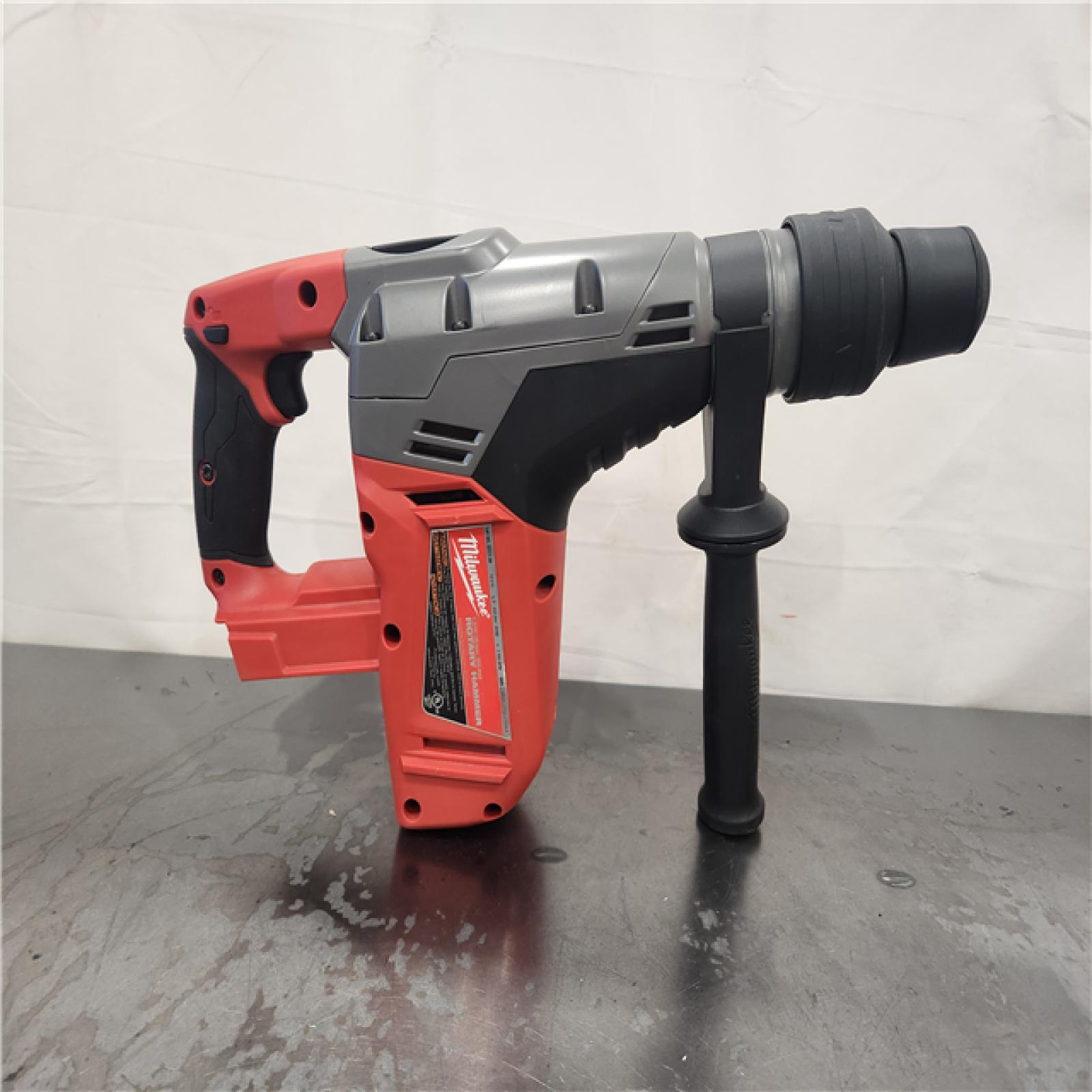 AS-IS- Milwaukee FUEL 18V Lithium-Ion Brushless Cordless 1-9/16 in. (Tool-Only)