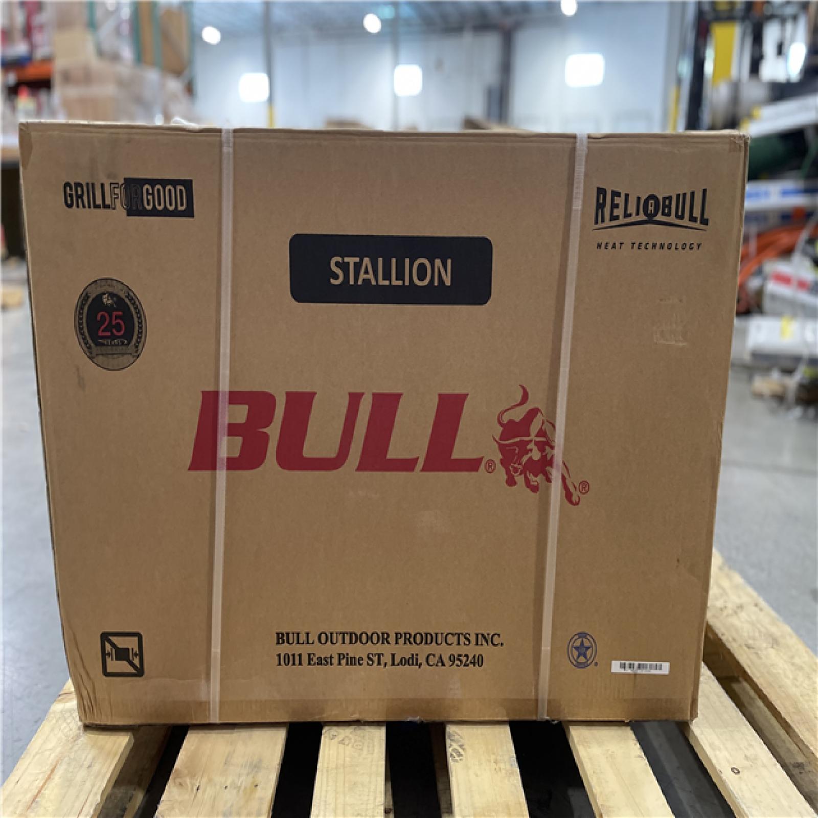 DALLAS LOCATION- NEW! BULL Stallion 4-Burner Cart Propane Grill in Stainless Steel