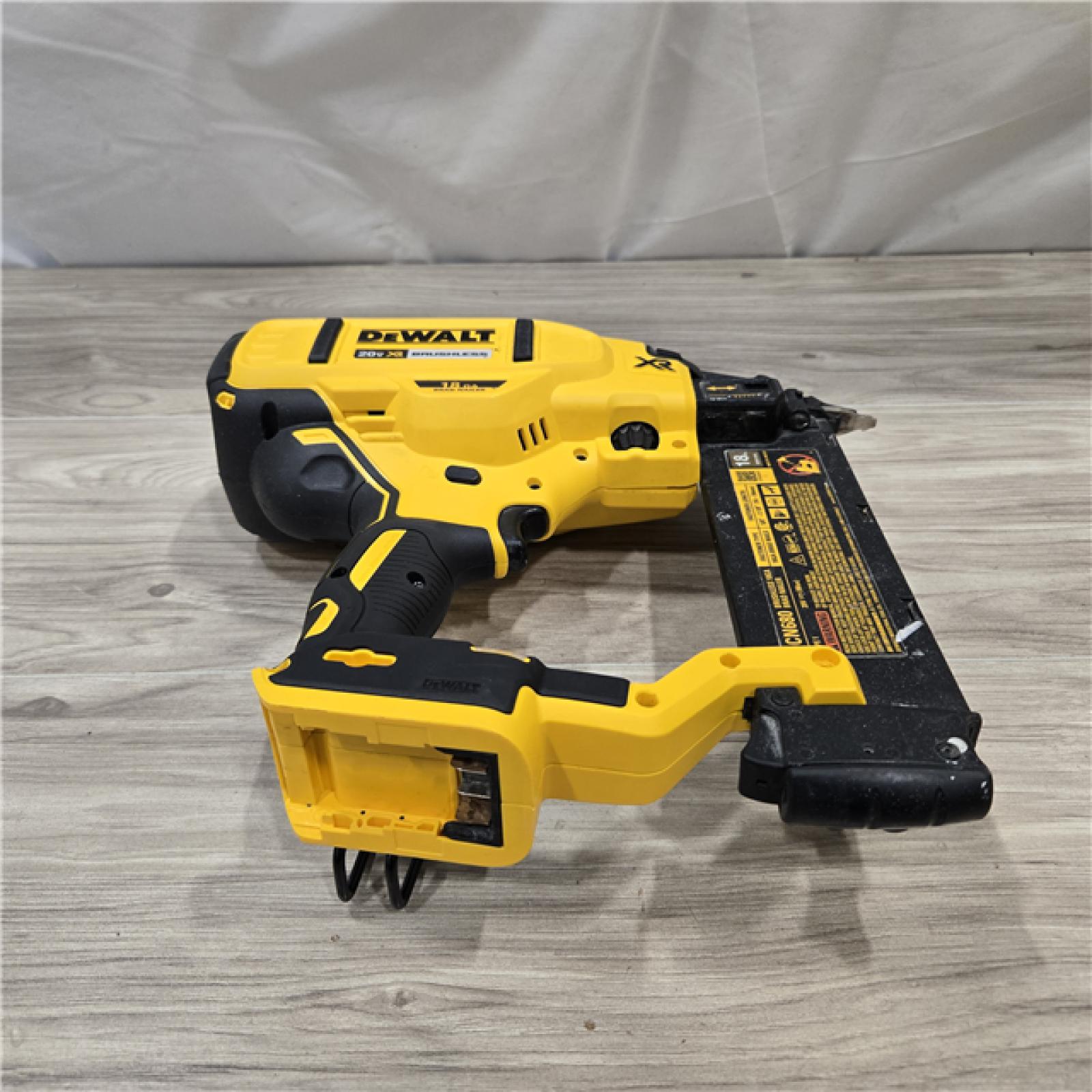 AS-IS DeWalt 20V MAX XR Cordless 18-Gauge Brad Nailer (Tool Only)