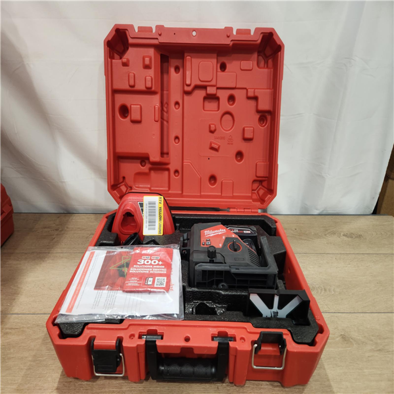AS-IS- Milwaukee-M12 Green Beam Laser 360° 3-Plane Kit