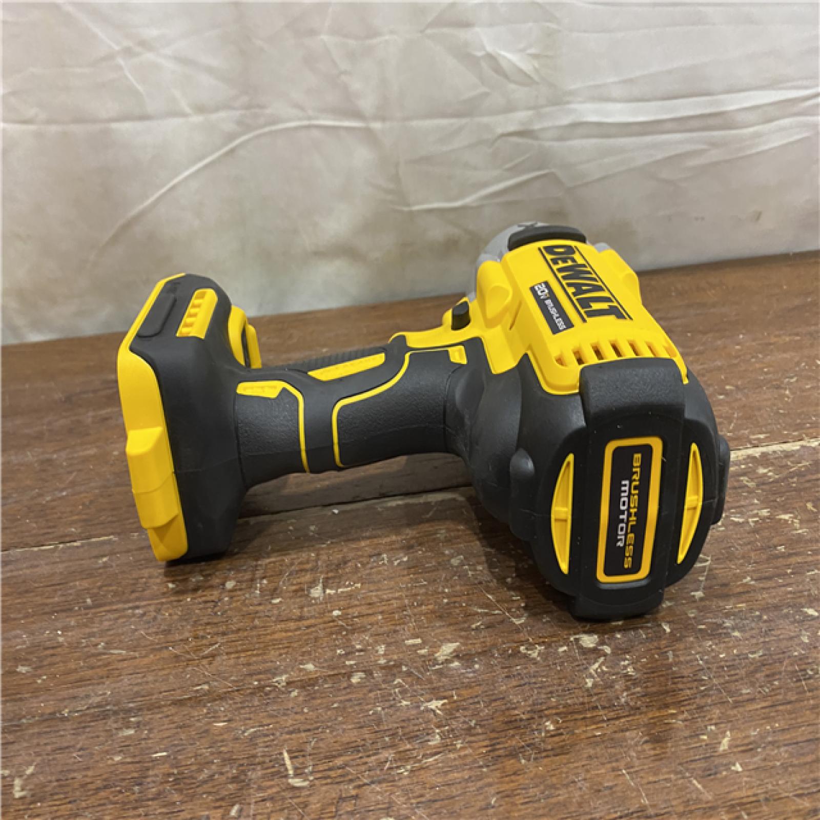 AS-IS Dewalt 20V MAX Lithium-Ion Cordless 1/2 in. Impact Wrench Kit