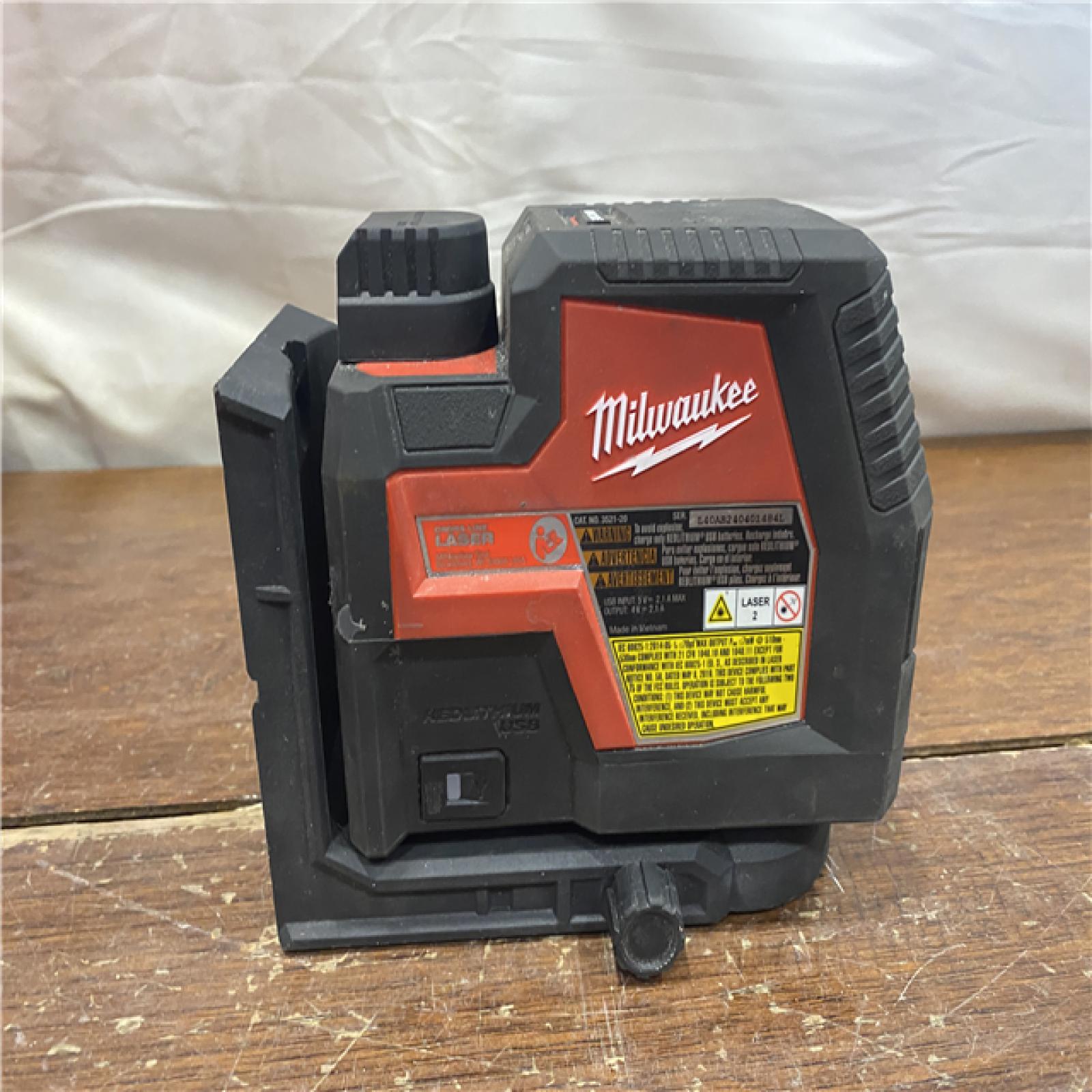 AS-IS 100 Ft. REDLITHIUM Lithium-Ion USB Green Rechargeable Cross Line Laser Level with Charger