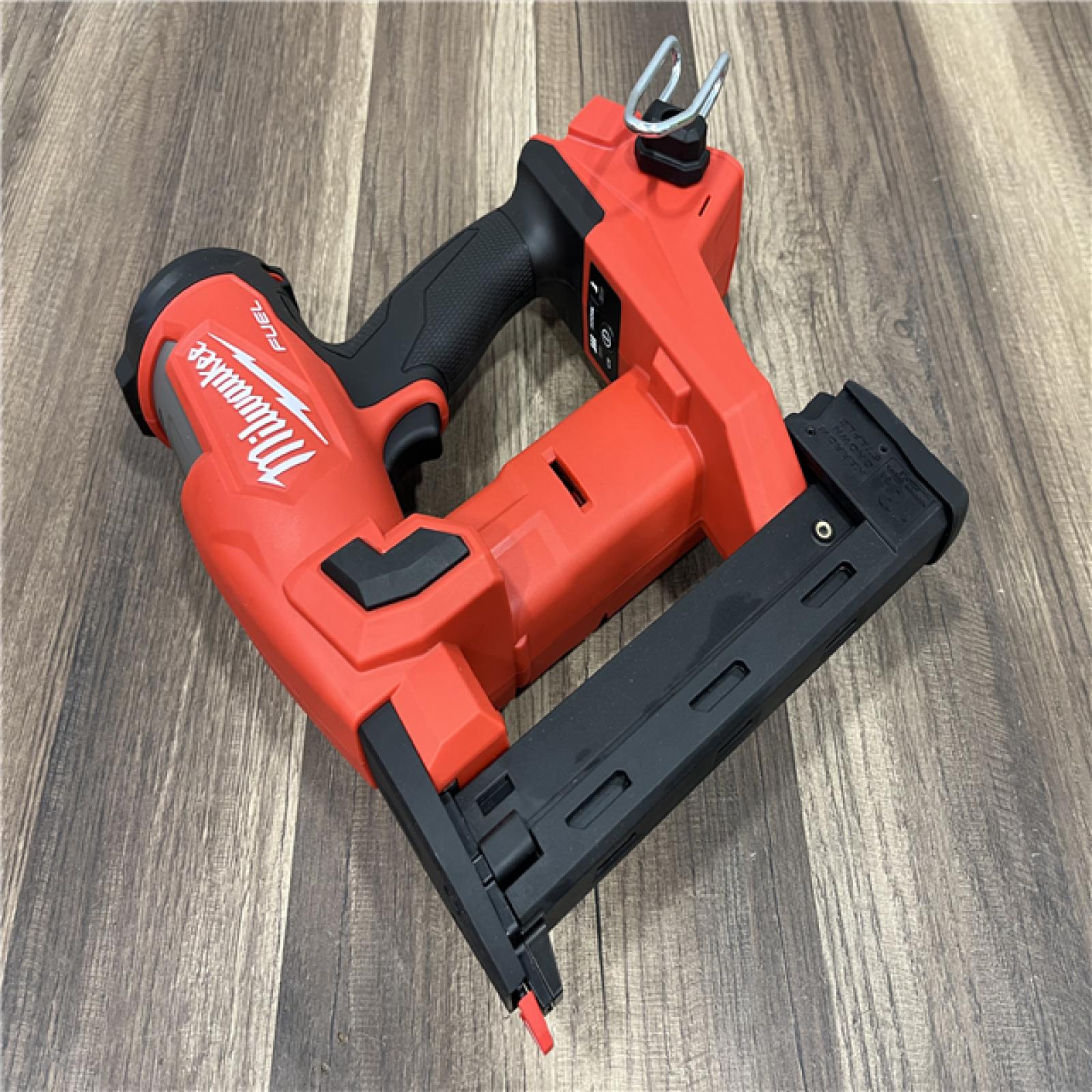 GOOD MILWAUKEE FUEL 18-Volt Lithium-Ion Brushless Cordless 18-Gauge 1/4 in. Narrow Crown Stapler (Tool-Only)