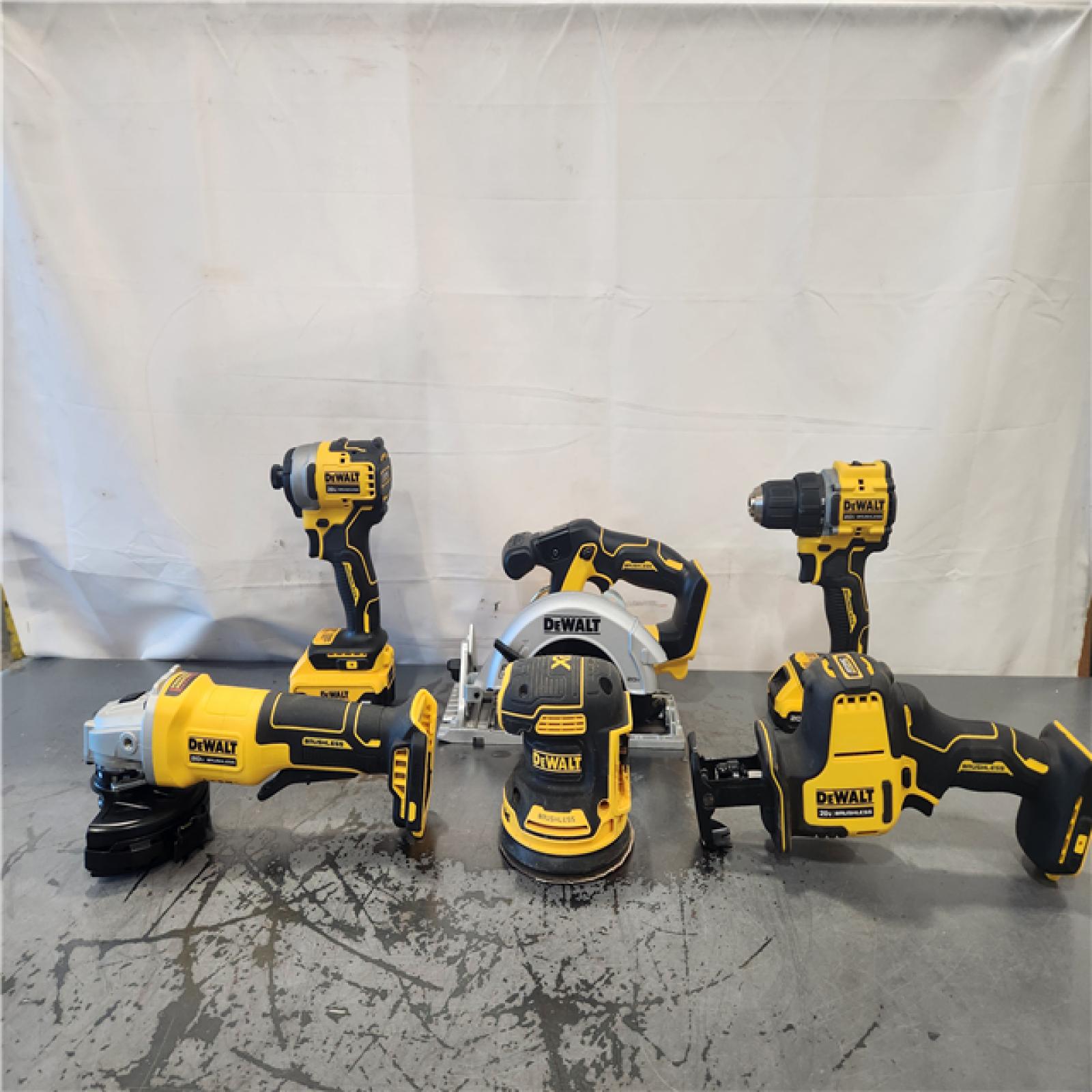 AS-IS- Dewalt 20-Volt MAX ToughSystem Lithium-Ion 6-Tool Cordless Combo Kit