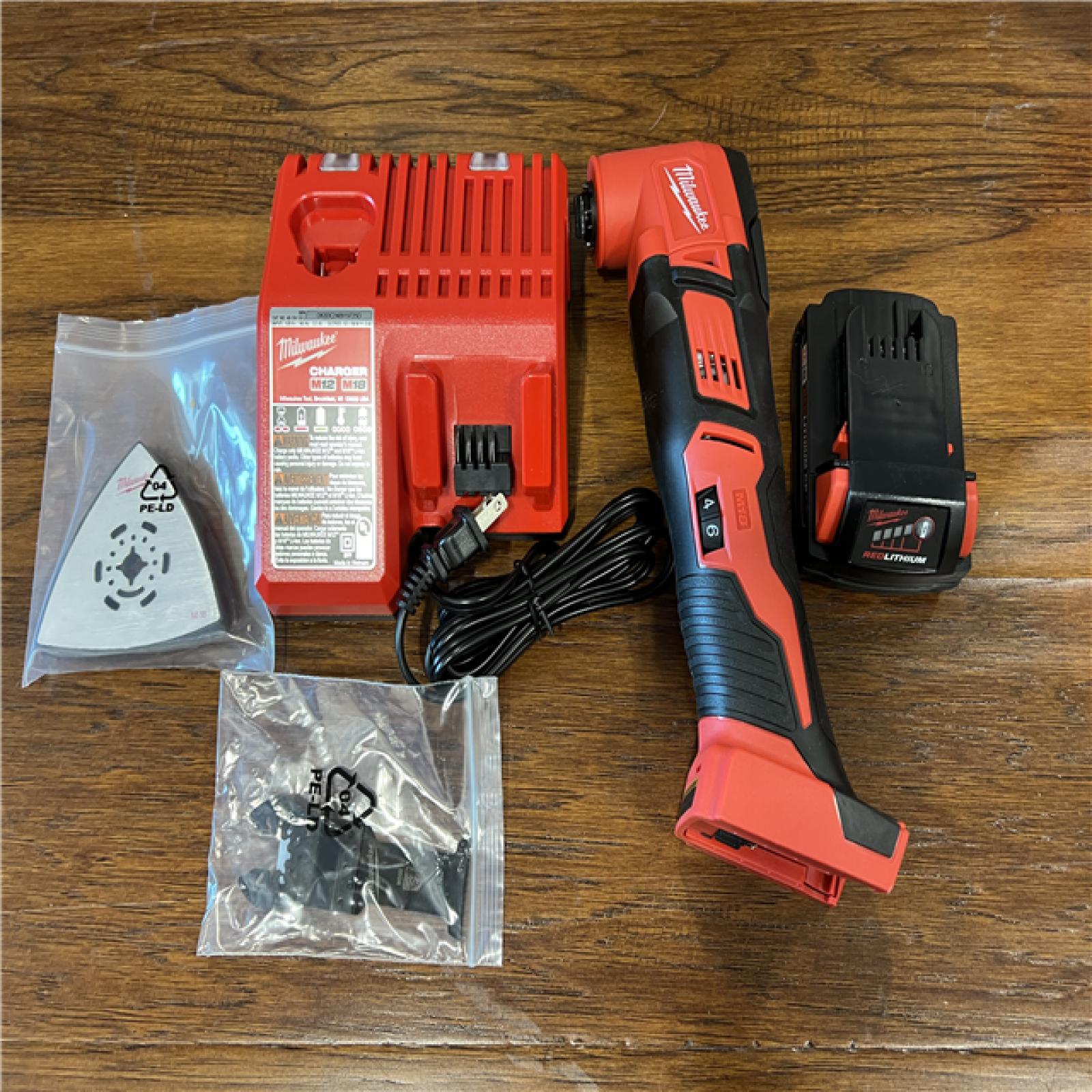 AS-IS Milwaukee 2626-21 M18 18-Volt Lithium-Ion Cordless Oscillating Multi-Tool Kit