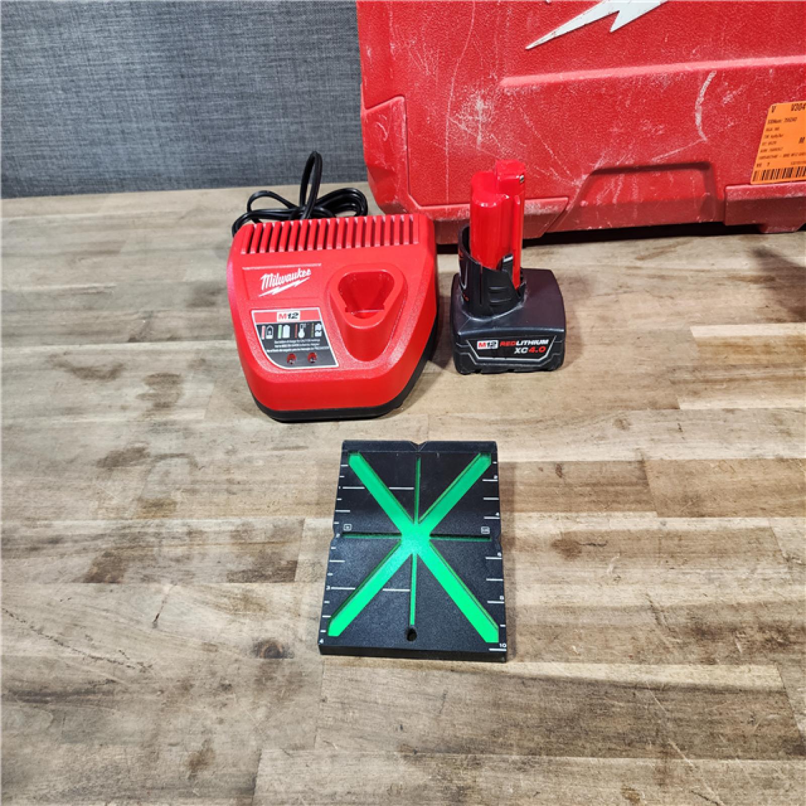 HOUSTON LOCATION - AS-IS Milwaukee-3632-21 M12 Green Beam Laser 360° 3-Plane Kit