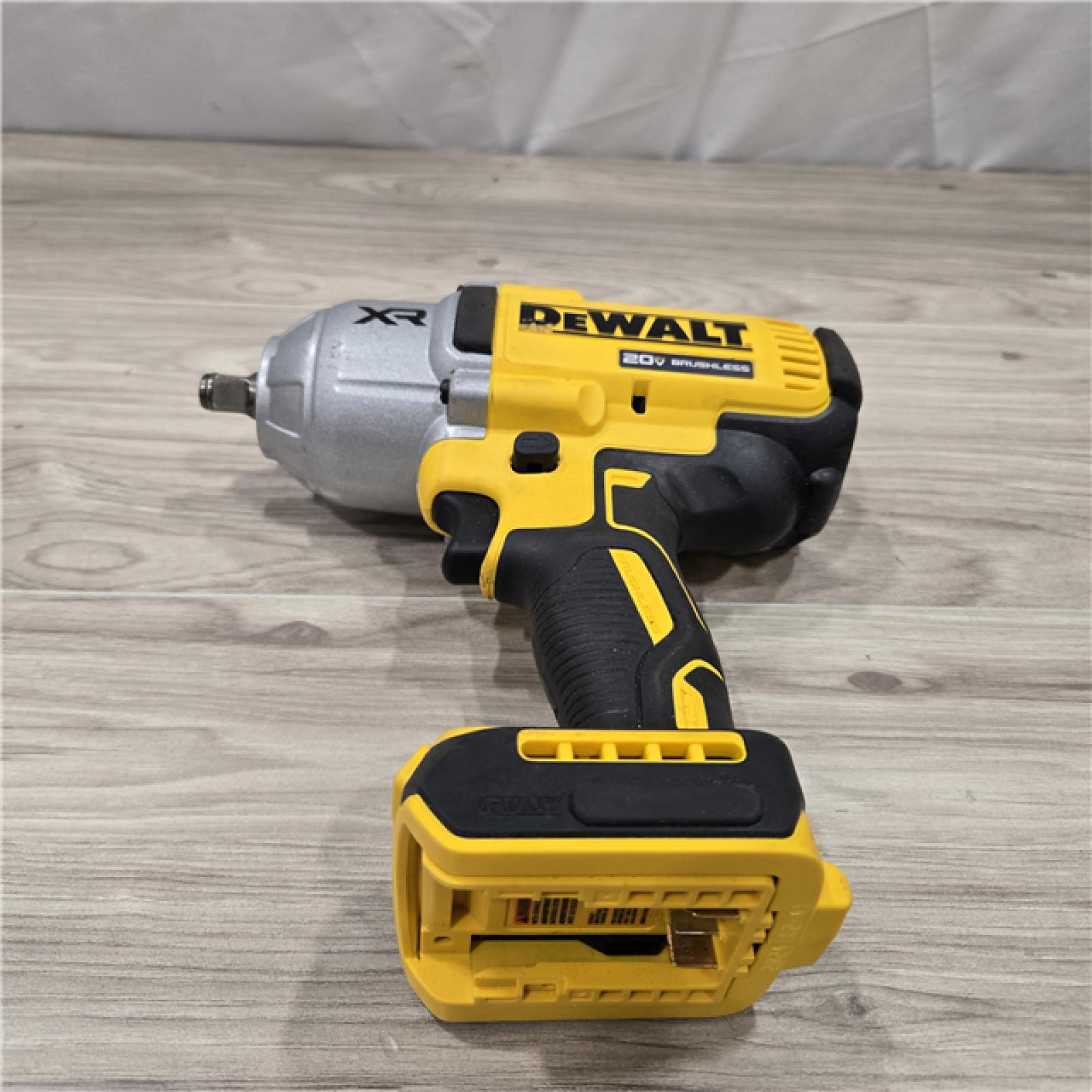 AS-IS Dewalt 20V MAX Cordless 1/2 in. Impact Wrench Kit