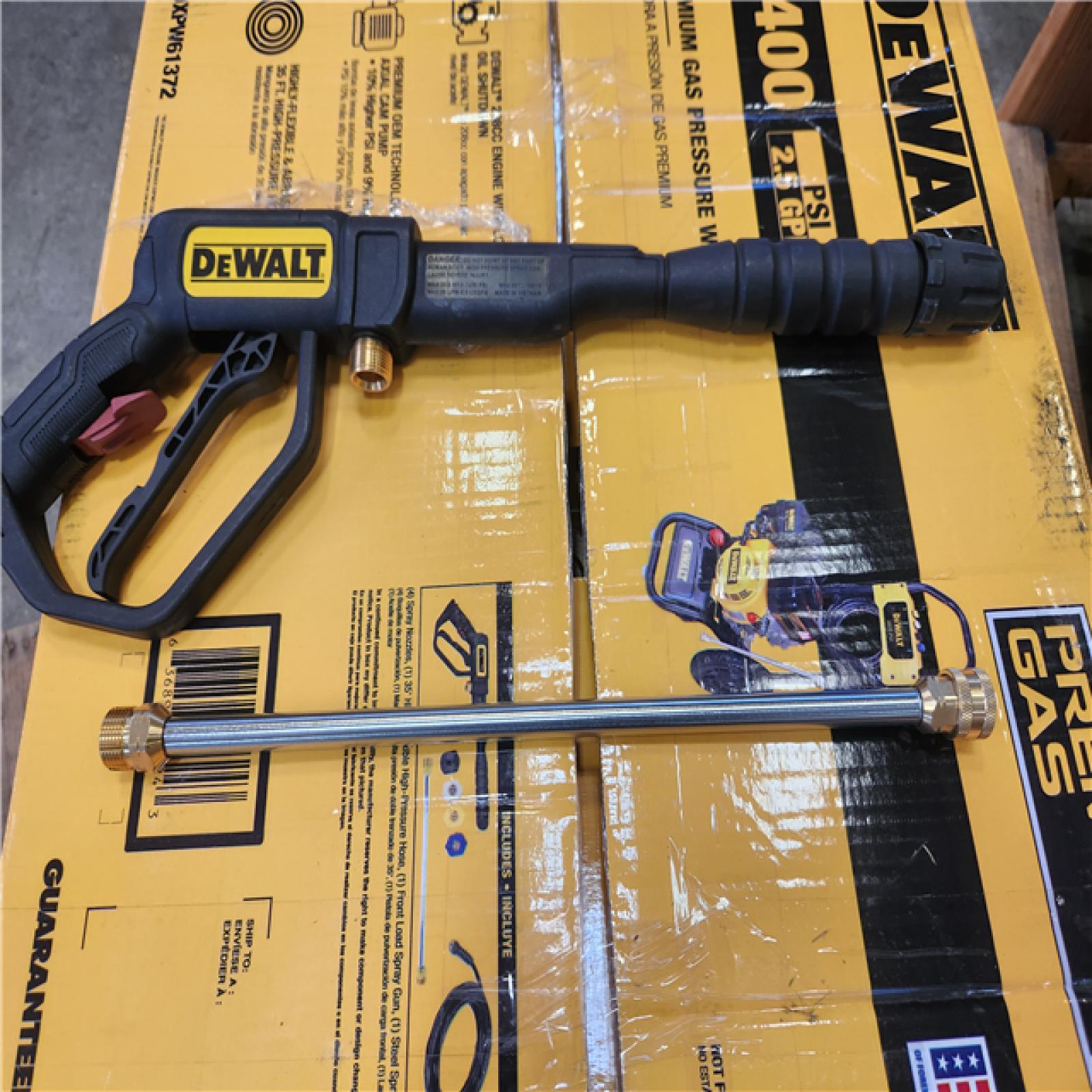 Phoenix NEW DEWALT 3400 PSI 2.5 GPM Gas Cold Water Pressure Washer with DeWalt 210 Engine