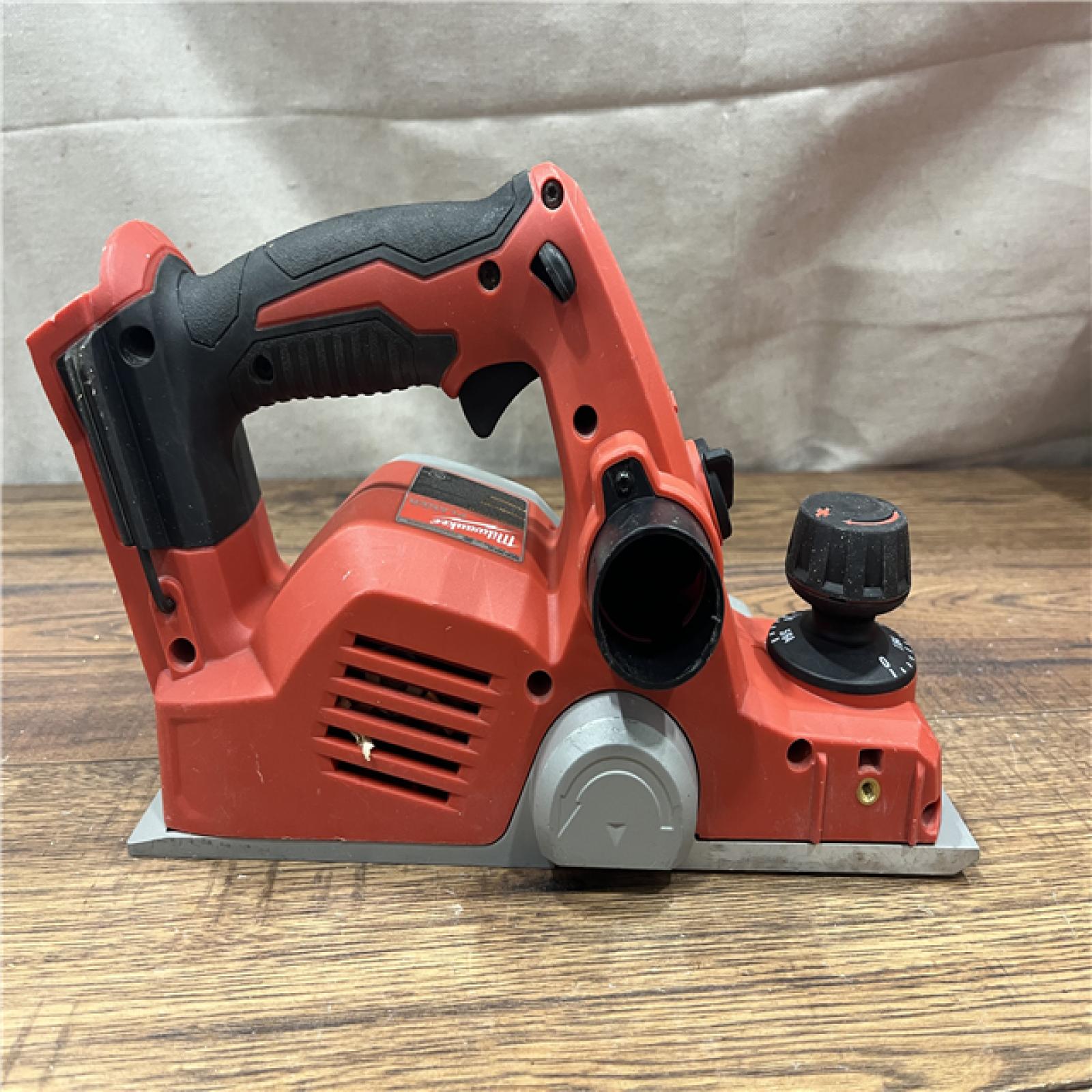 AS-IS Milwaukee M18 18-Volt Lithium-Ion Cordless 3-1/4 in. Planer (Tool-Only)