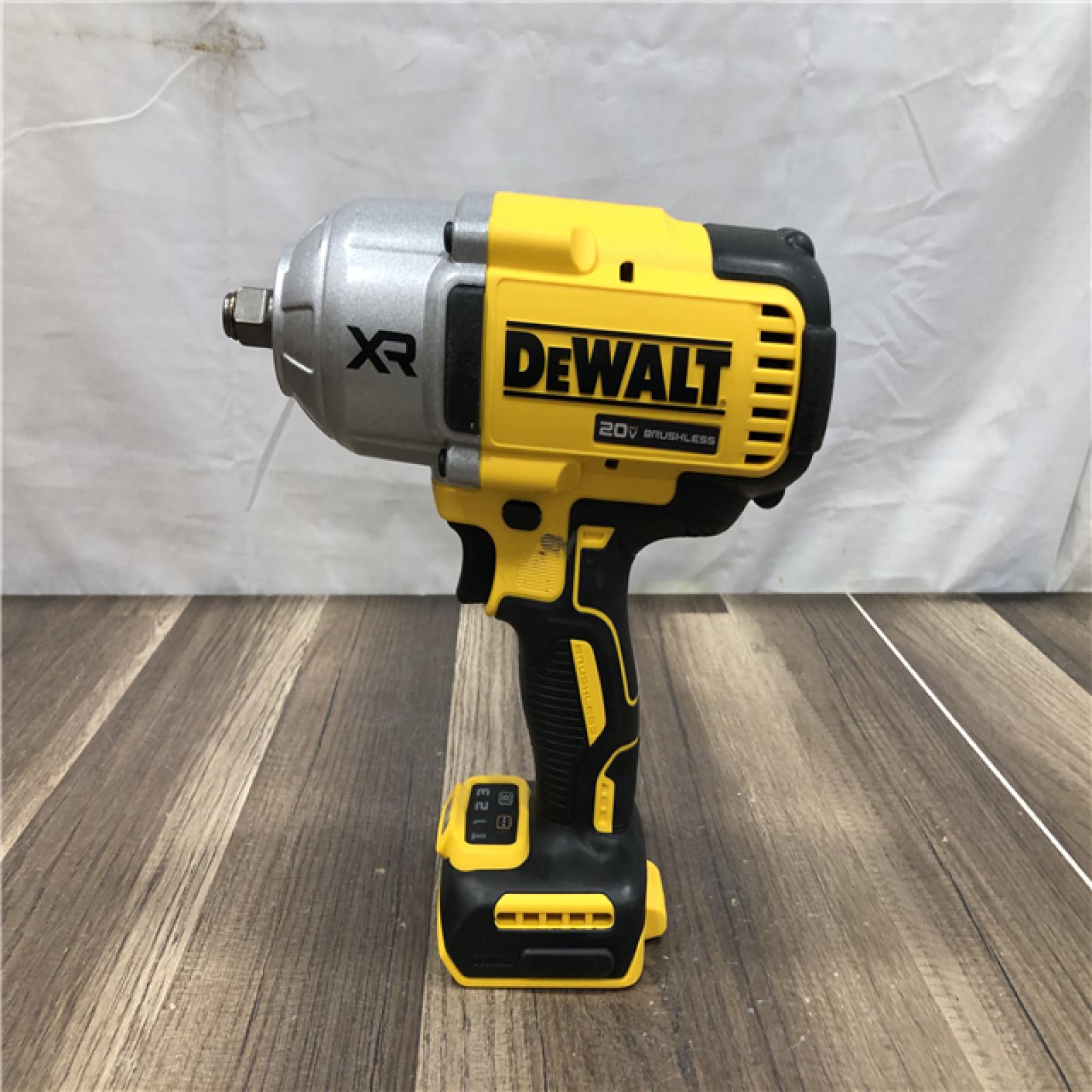 AS-IS DEWALT 20V MAX Lithium-Ion Cordless 1/2 in. Impact Wrench Kit