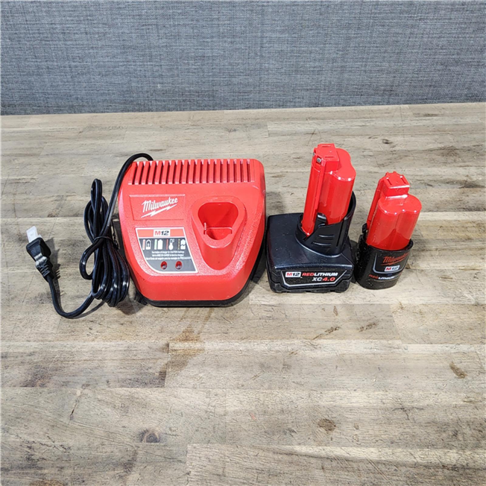 HOUSTON LOCATION - AS-IS Milwaukee 2 Tool Combo Kit W/ (2) Battery & Charger