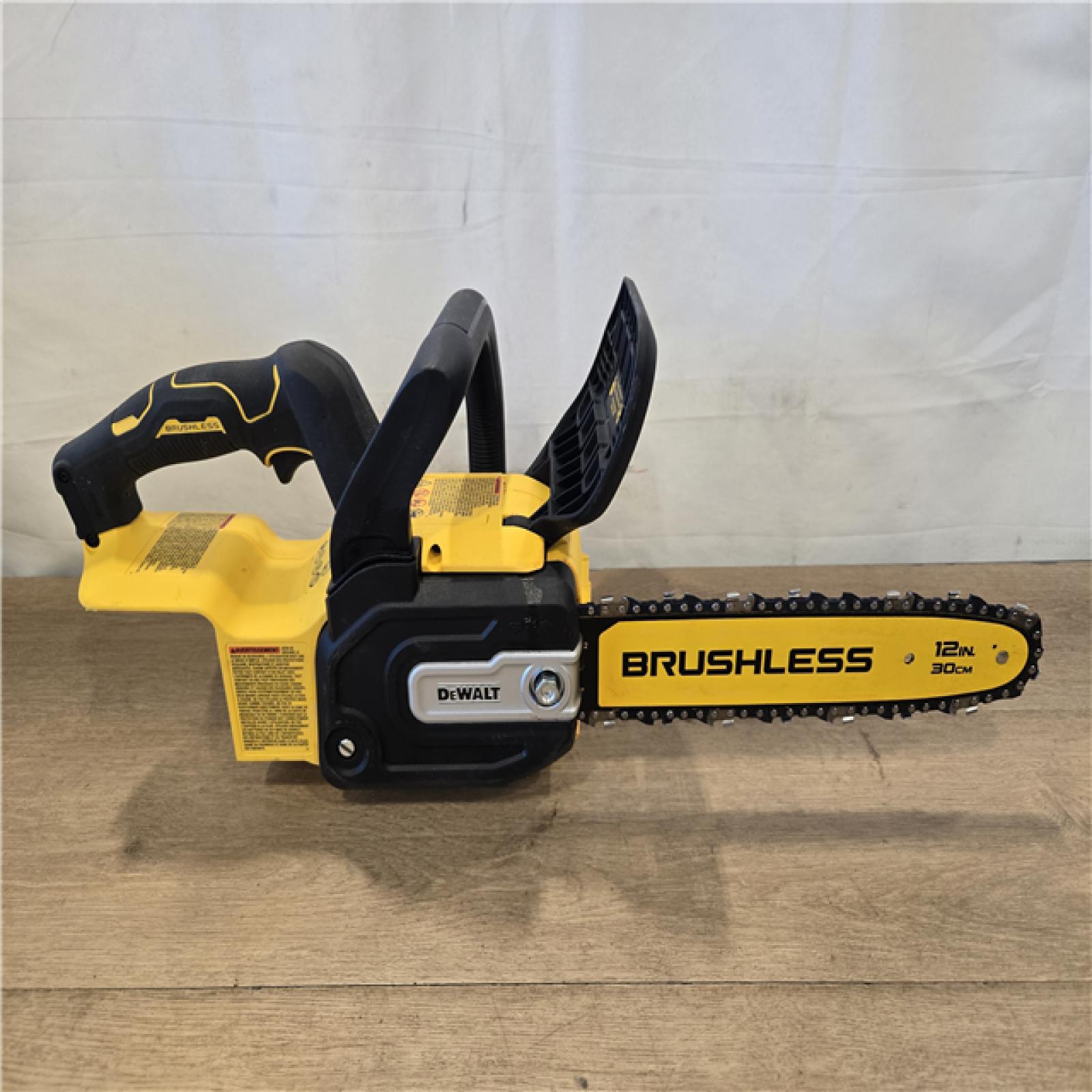 AS-IS DEWALT 20V MAX Compact 12 Cordless Chainsaw Kit